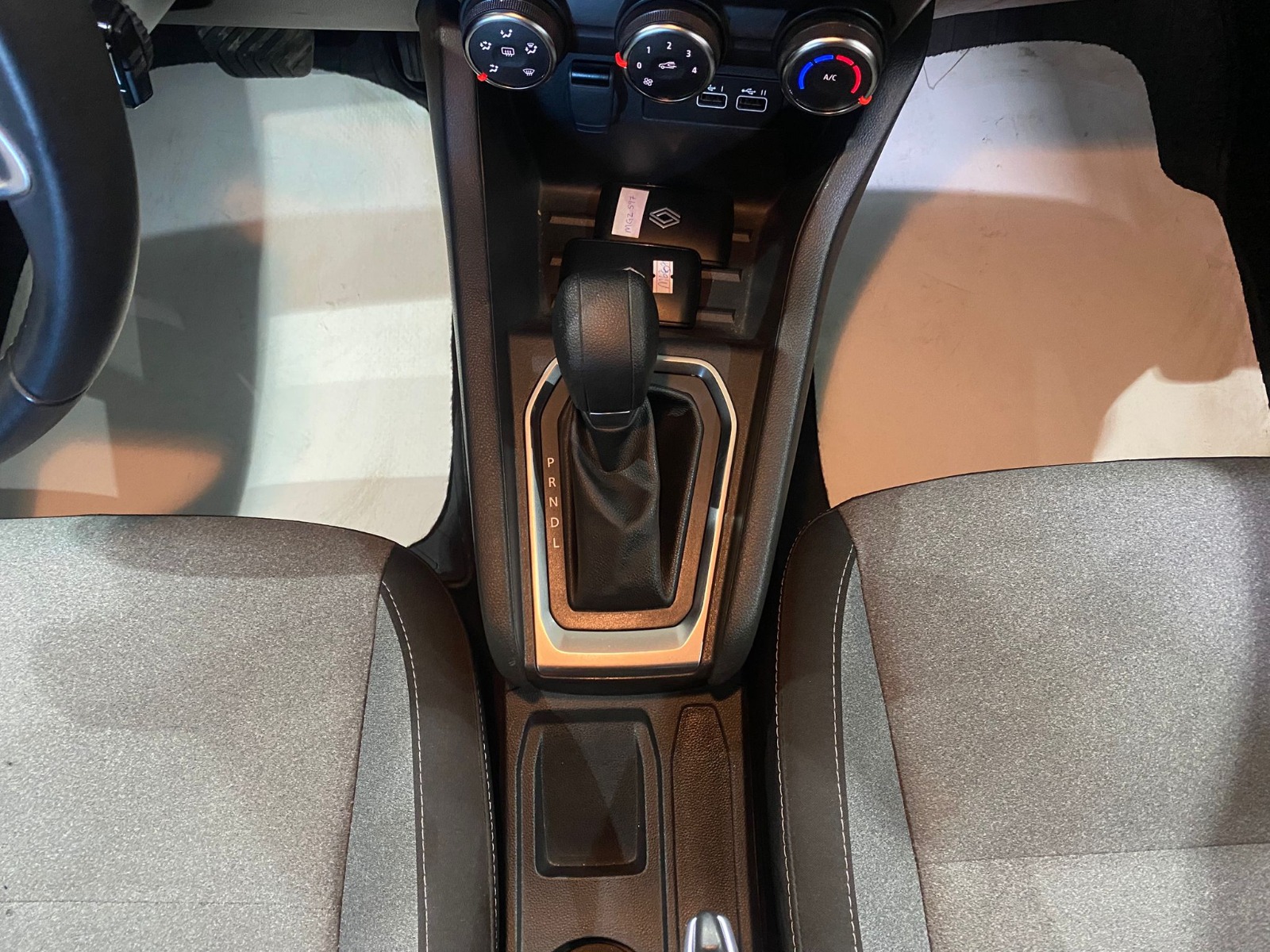 2024 Benzin Otomatik Renault Clio Beyaz Gürel Tasarım Aksesuar Otomotiv San. Tic. Ltd. Şti.