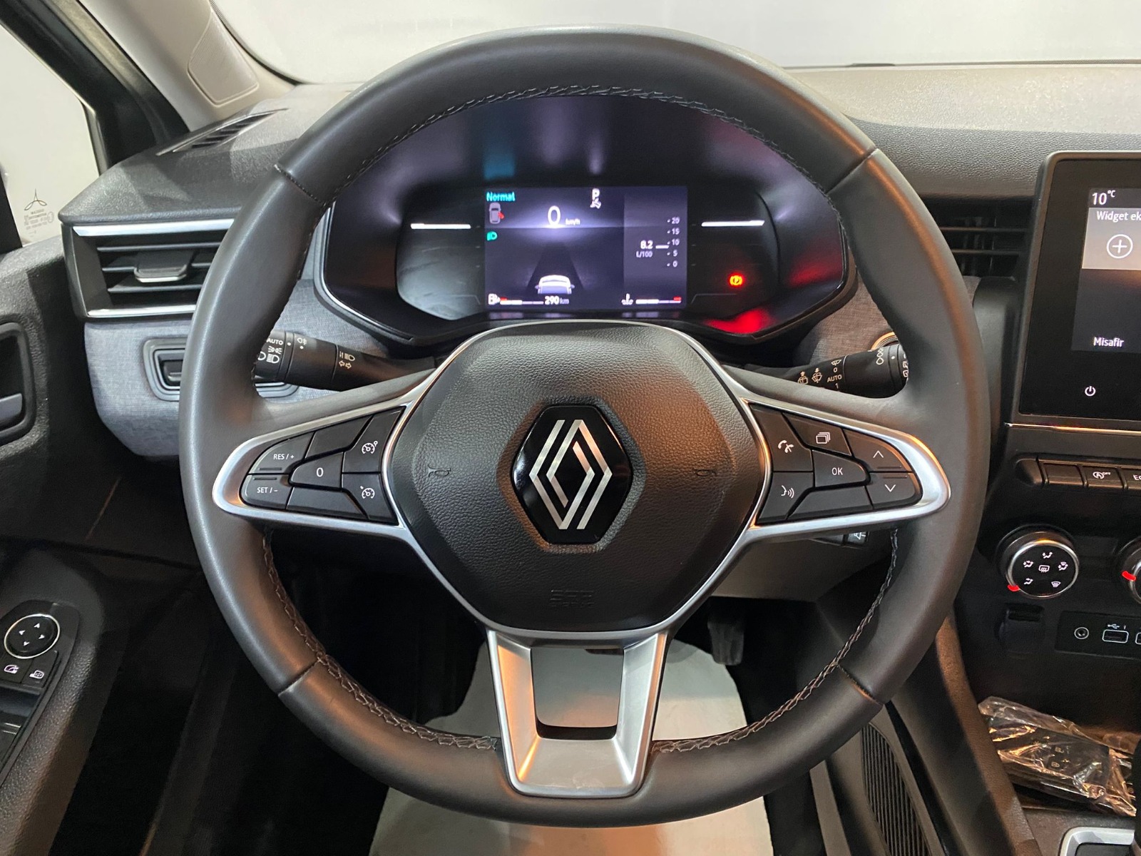 2023 Benzin Otomatik Renault Clio Gri Gürel Tasarım Aksesuar Otomotiv San. Tic. Ltd. Şti.