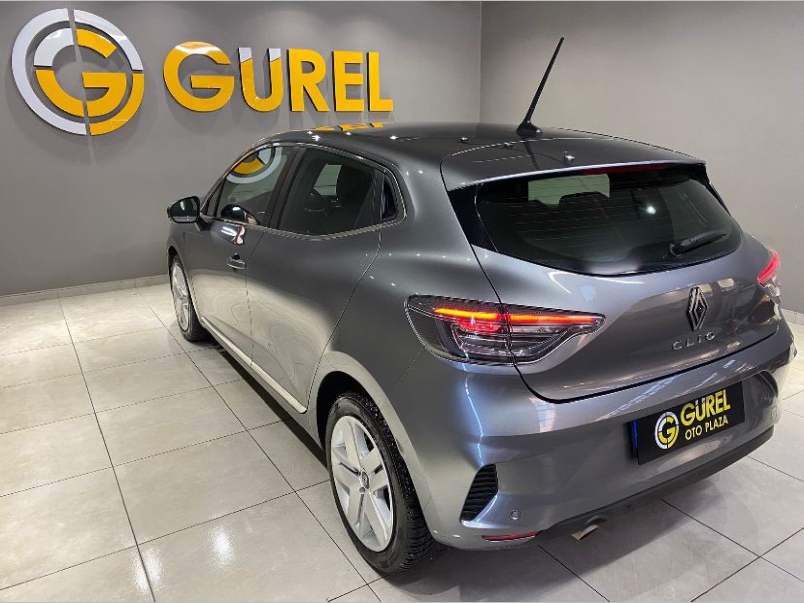2023 Benzin Otomatik Renault Clio Gri Gürel Tasarım Aksesuar Otomotiv San. Tic. Ltd. Şti.