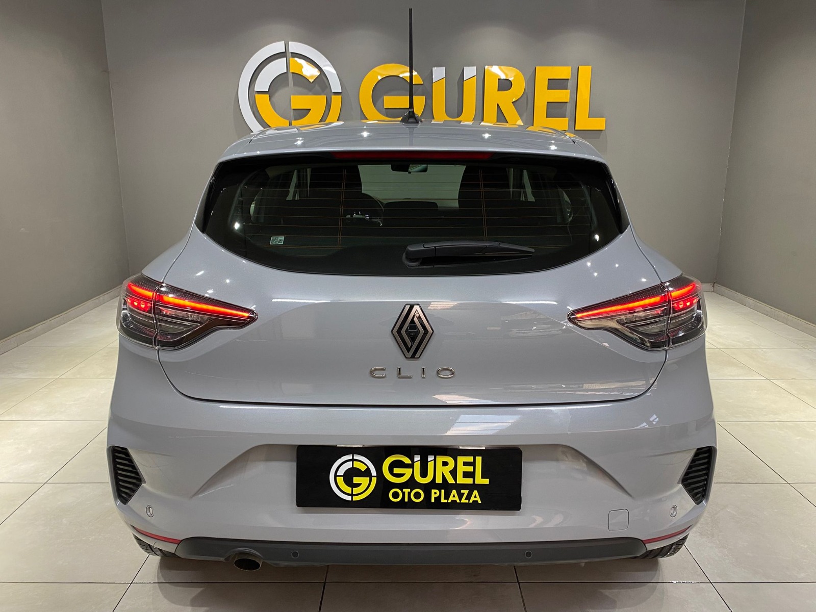 2025 Benzin Otomatik Renault Clio Gri Gürel Tasarım Aksesuar Otomotiv San. Tic. Ltd. Şti.