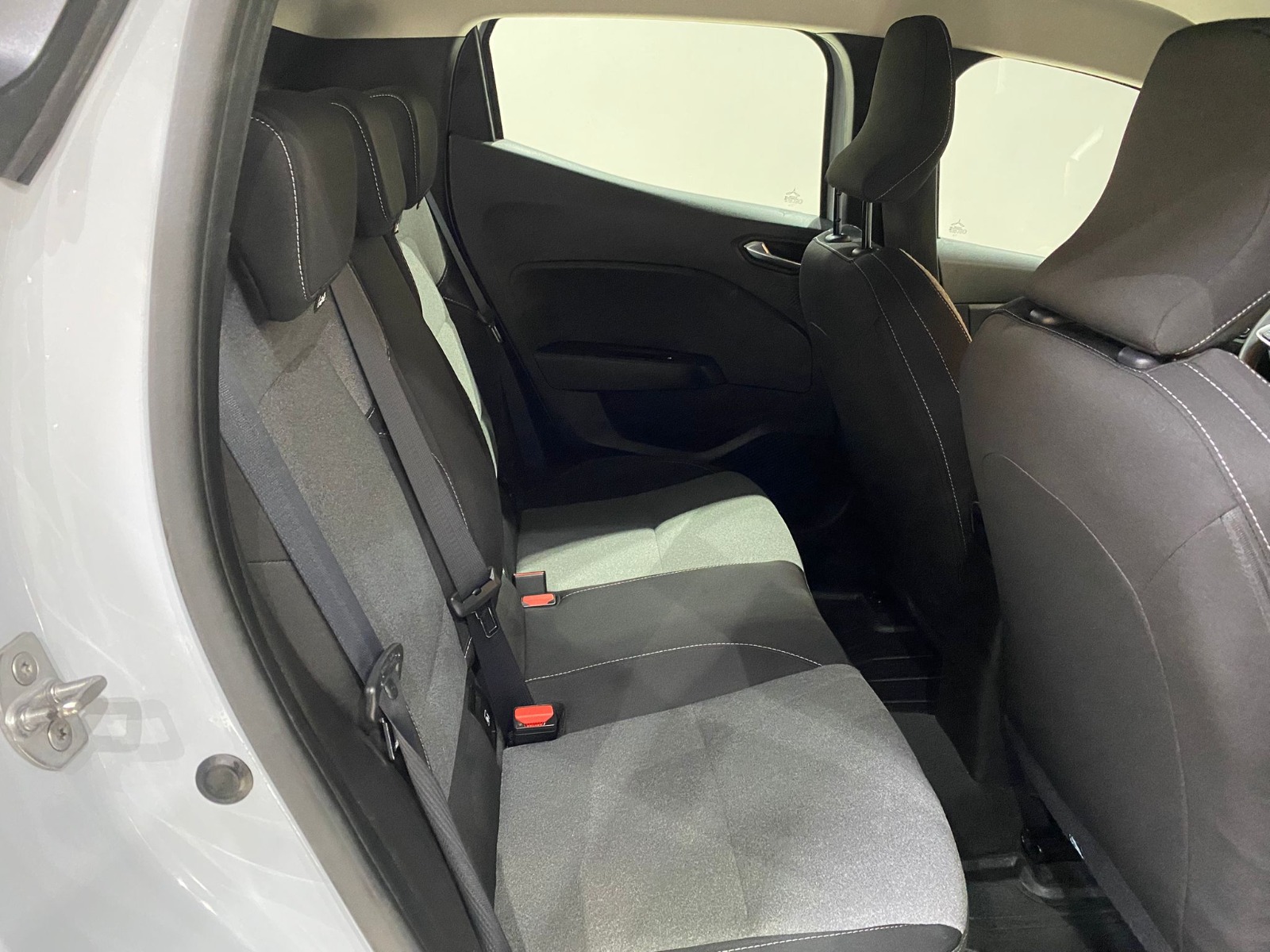 2025 Benzin Otomatik Renault Clio Gri Gürel Tasarım Aksesuar Otomotiv San. Tic. Ltd. Şti.