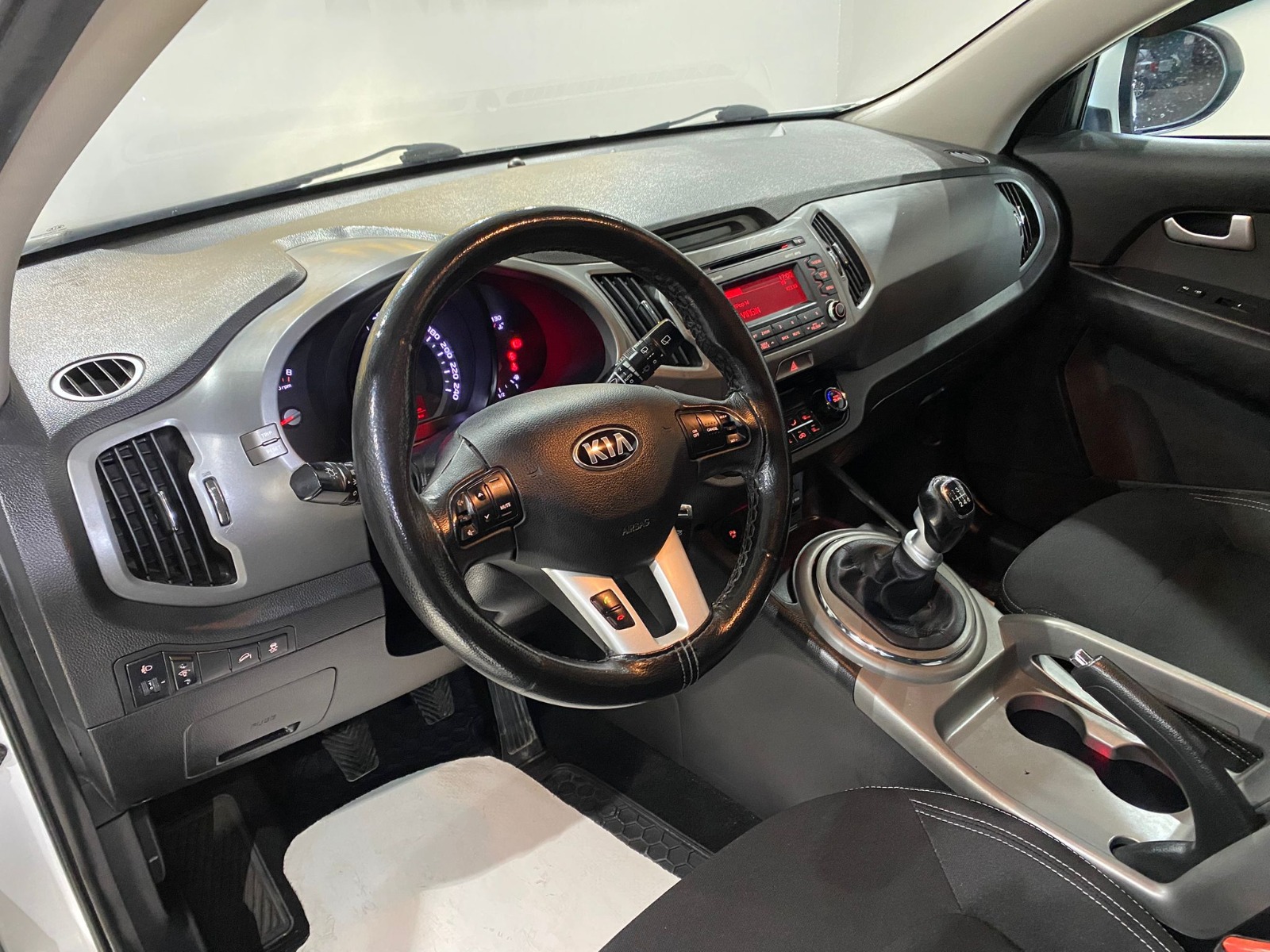 2015 Benzin Manuel Kia Sportage Beyaz Gürel Tasarım Aksesuar Otomotiv San. Tic. Ltd. Şti.