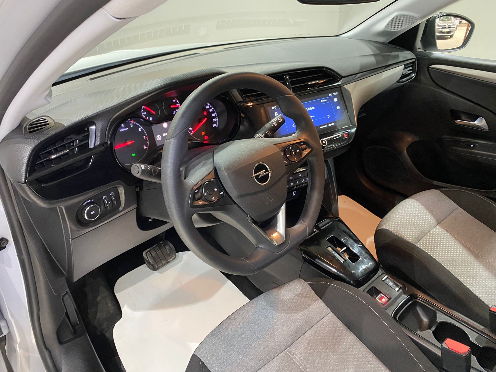 2025 Benzin Otomatik Opel Corsa Beyaz Gürel Tasarım Aksesuar Otomotiv San. Tic. Ltd. Şti.