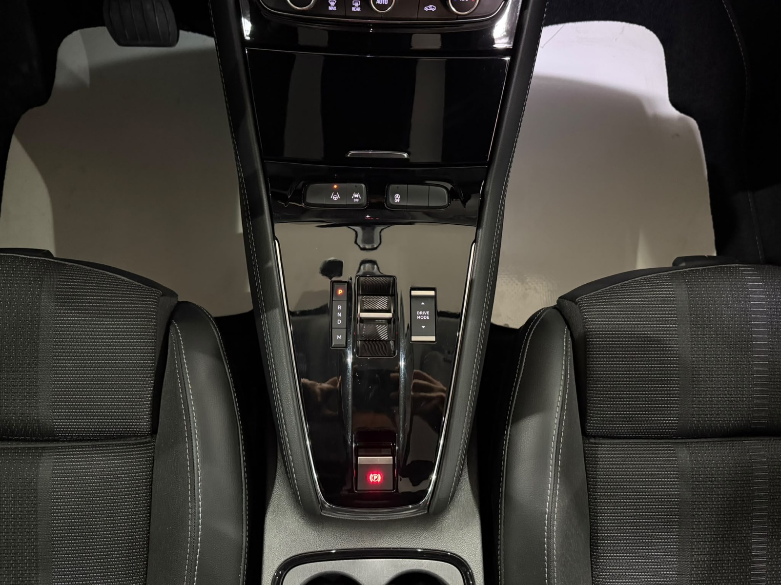 2024 Benzin Otomatik Opel Grandland Beyaz Gürel Tasarım Aksesuar Otomotiv San. Tic. Ltd. Şti.