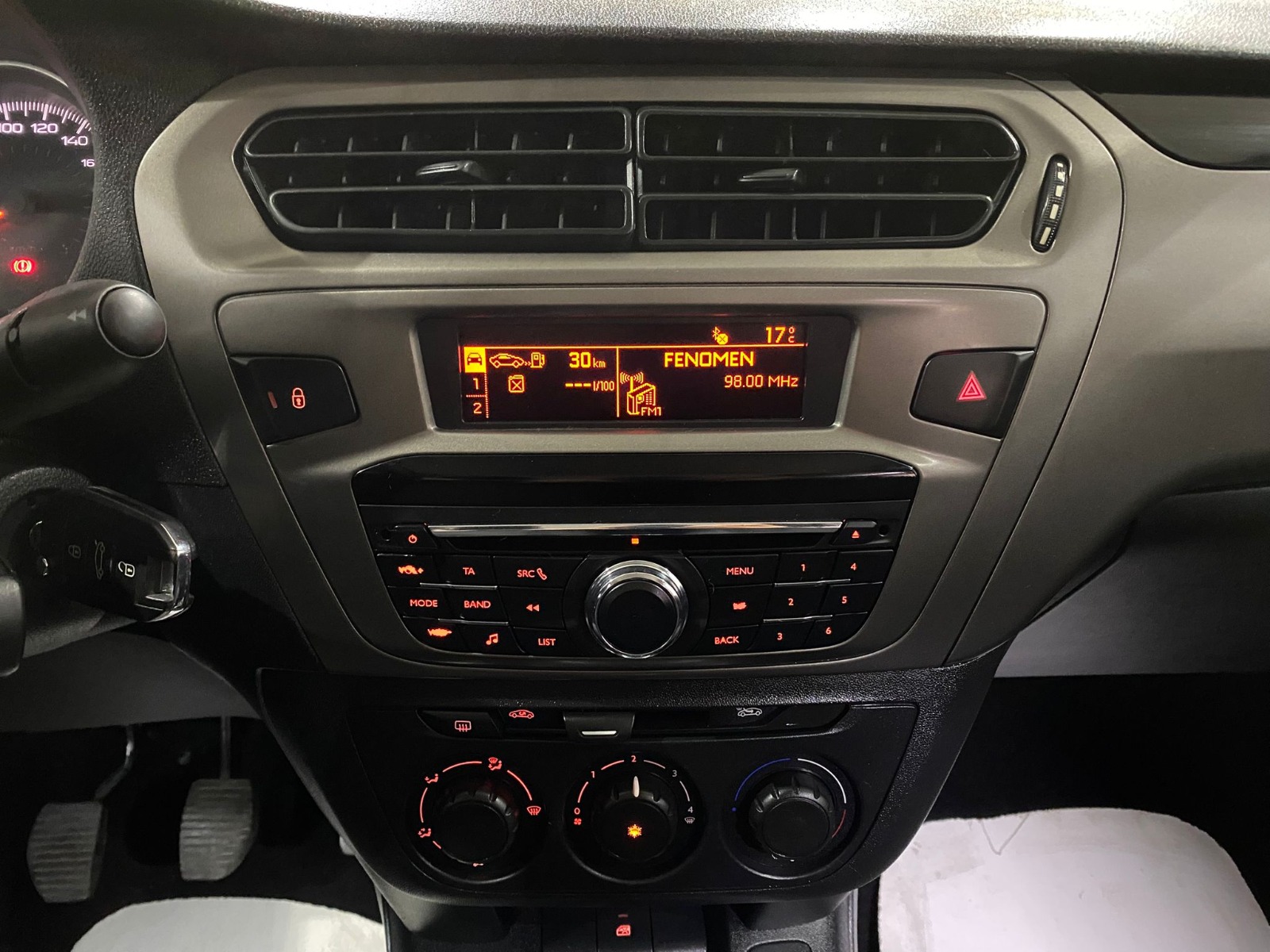 2017 Dizel Manuel Peugeot 301 Gri Gürel Tasarım Aksesuar Otomotiv San. Tic. Ltd. Şti.