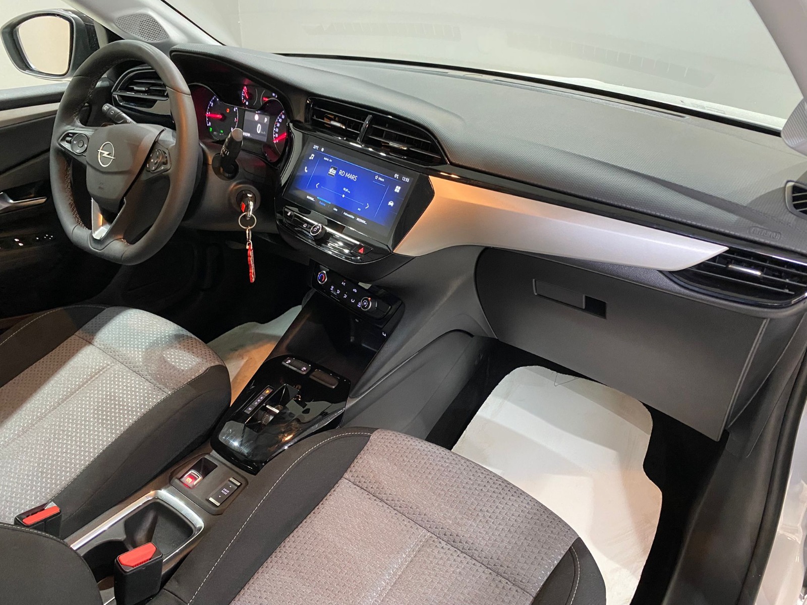 2025 Benzin Otomatik Opel Corsa Beyaz Gürel Tasarım Aksesuar Otomotiv San. Tic. Ltd. Şti.