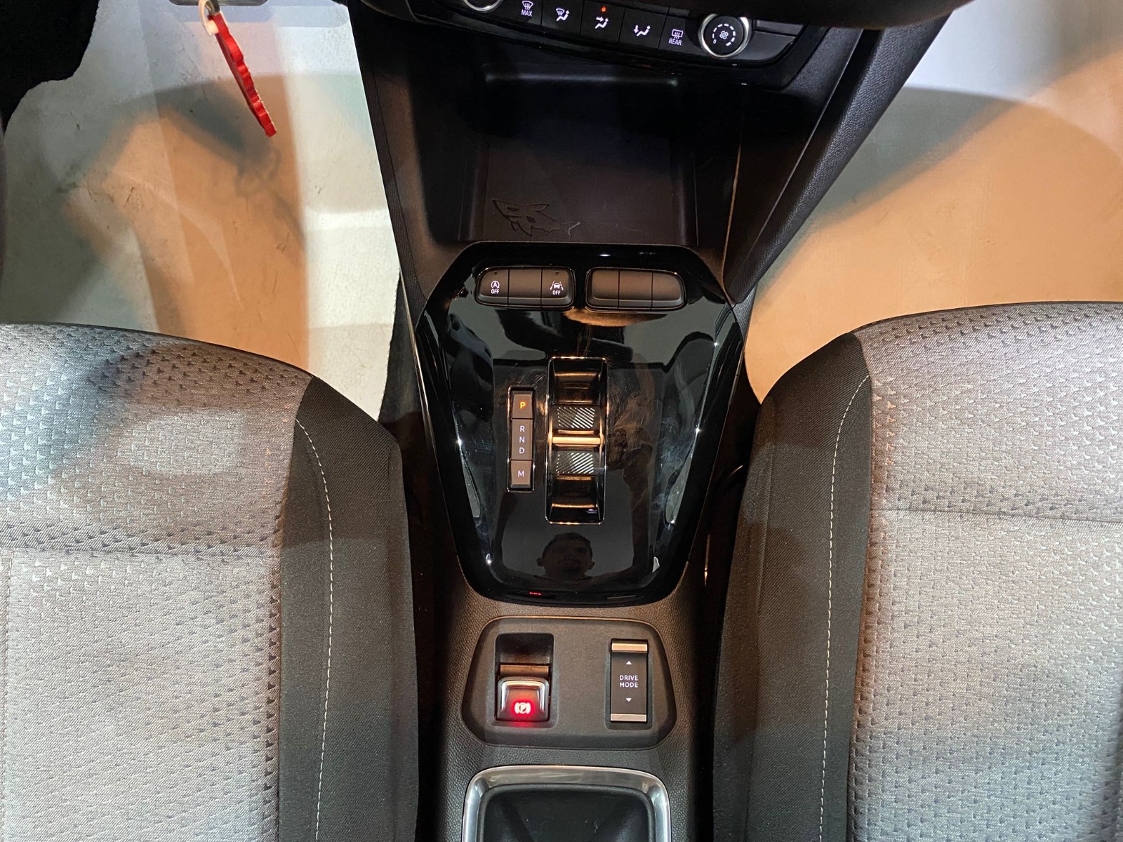 2025 Benzin Otomatik Opel Corsa Beyaz Gürel Tasarım Aksesuar Otomotiv San. Tic. Ltd. Şti.