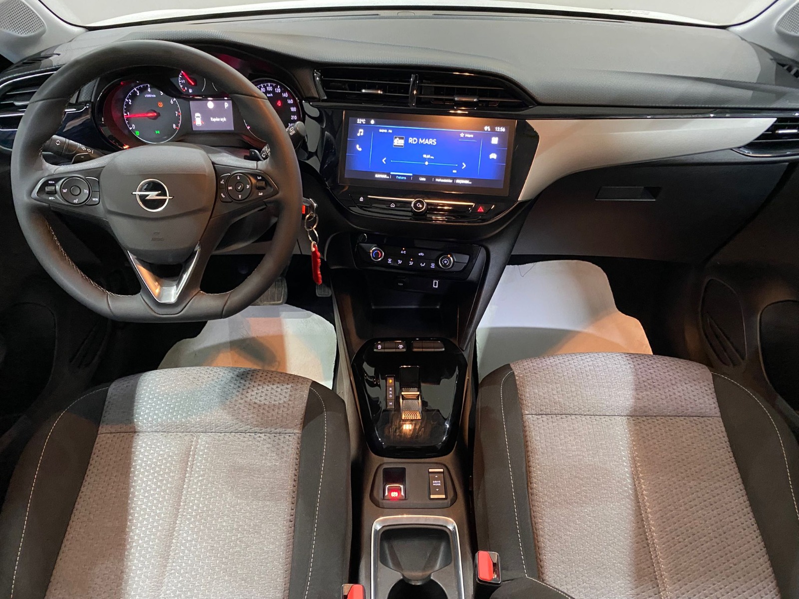 2025 Benzin Otomatik Opel Corsa Beyaz Gürel Tasarım Aksesuar Otomotiv San. Tic. Ltd. Şti.