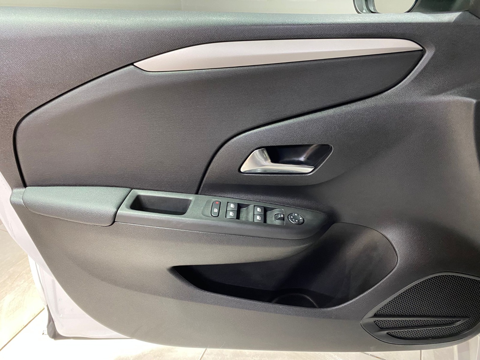 2025 Benzin Otomatik Opel Corsa Beyaz Gürel Tasarım Aksesuar Otomotiv San. Tic. Ltd. Şti.