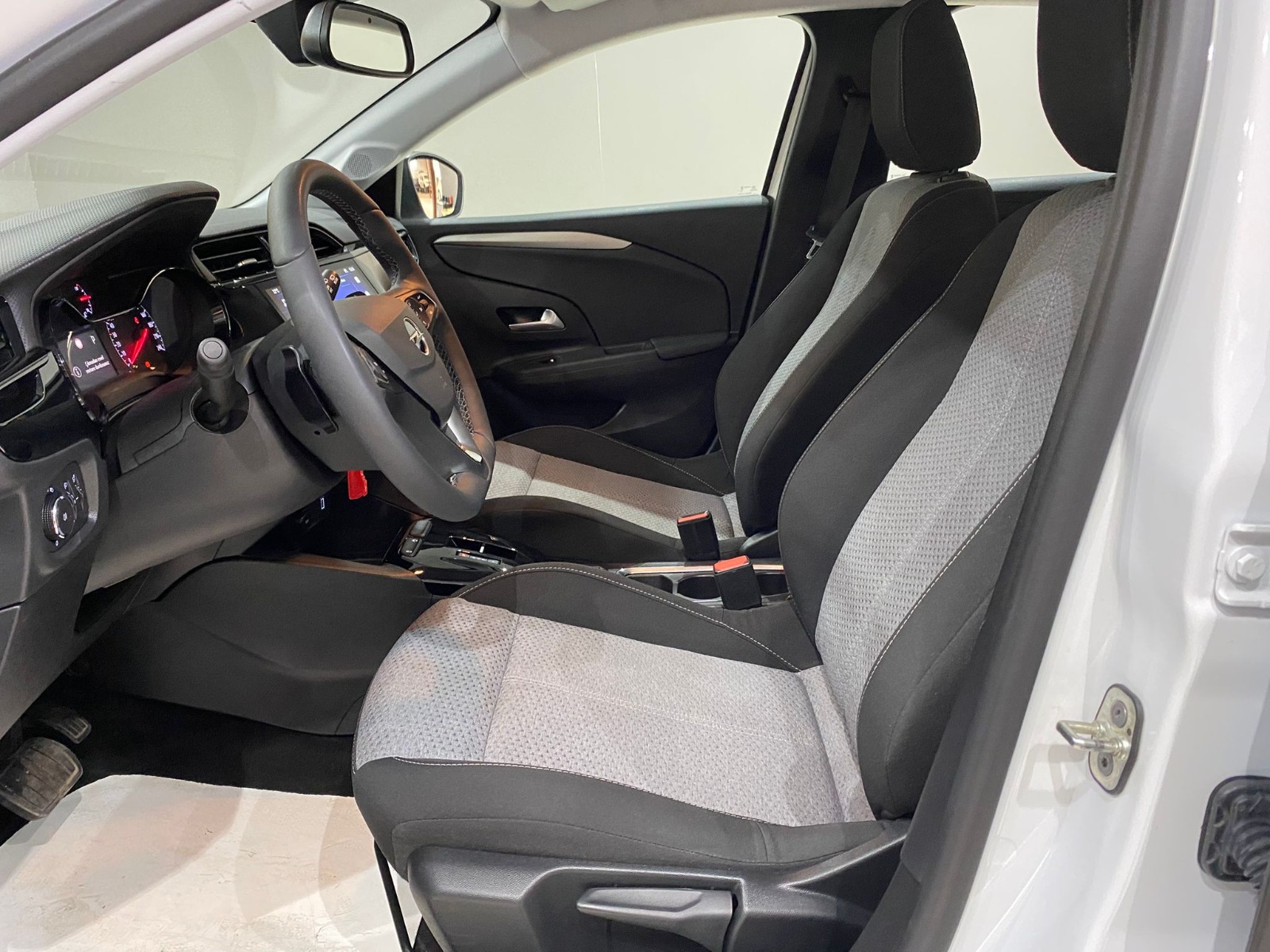 2025 Benzin Otomatik Opel Corsa Beyaz Gürel Tasarım Aksesuar Otomotiv San. Tic. Ltd. Şti.