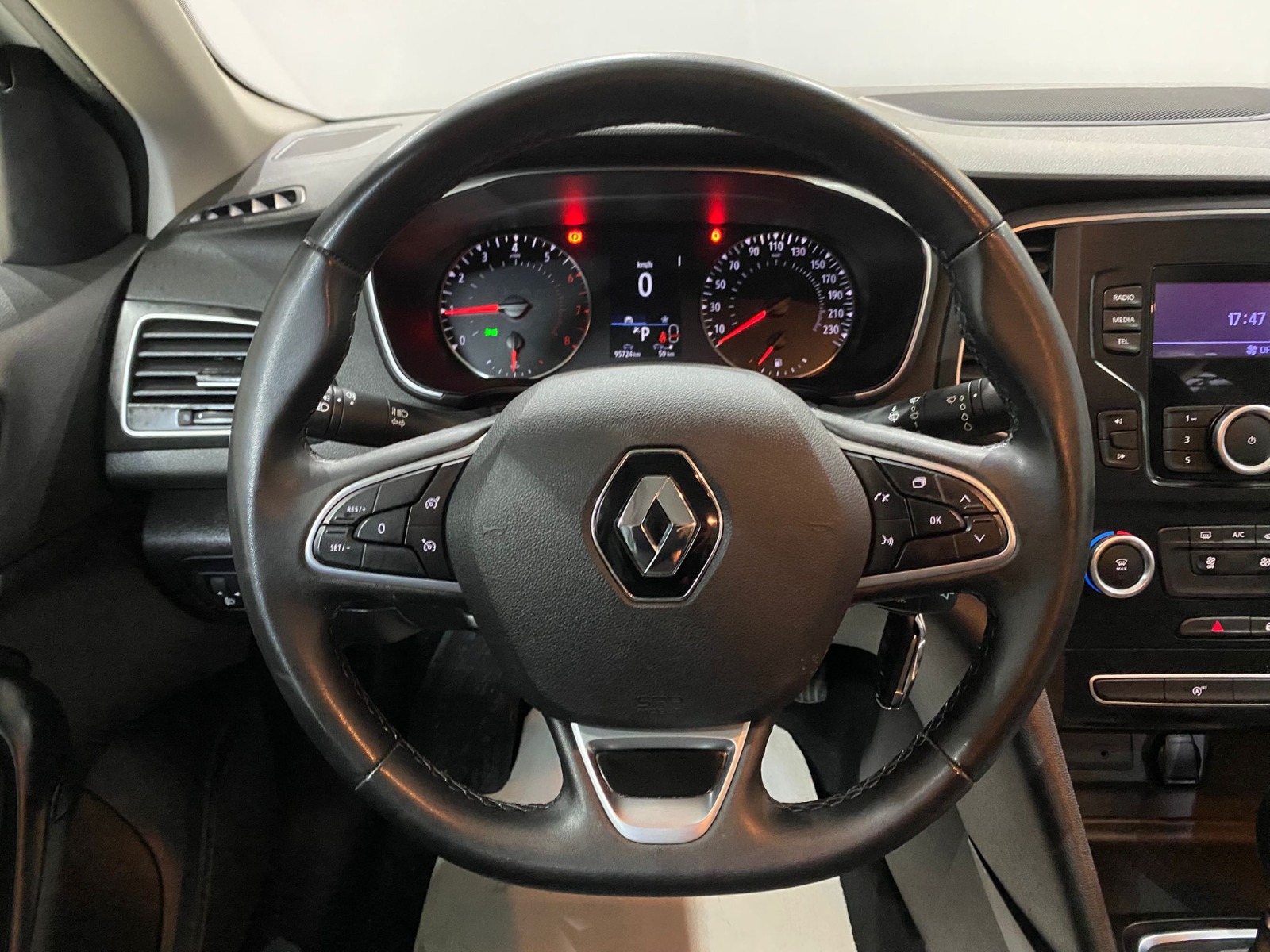 2022 Benzin Otomatik Renault Megane Beyaz Gürel Tasarım Aksesuar Otomotiv San. Tic. Ltd. Şti.