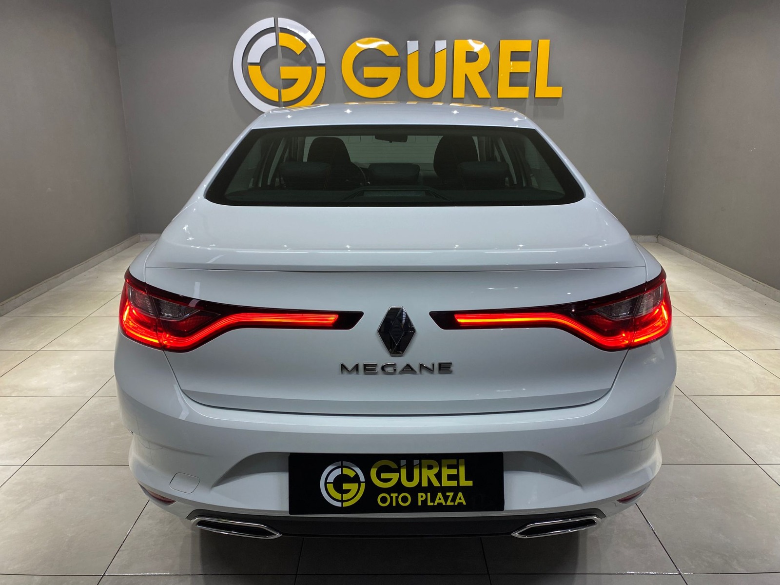 2022 Benzin Otomatik Renault Megane Beyaz Gürel Tasarım Aksesuar Otomotiv San. Tic. Ltd. Şti.