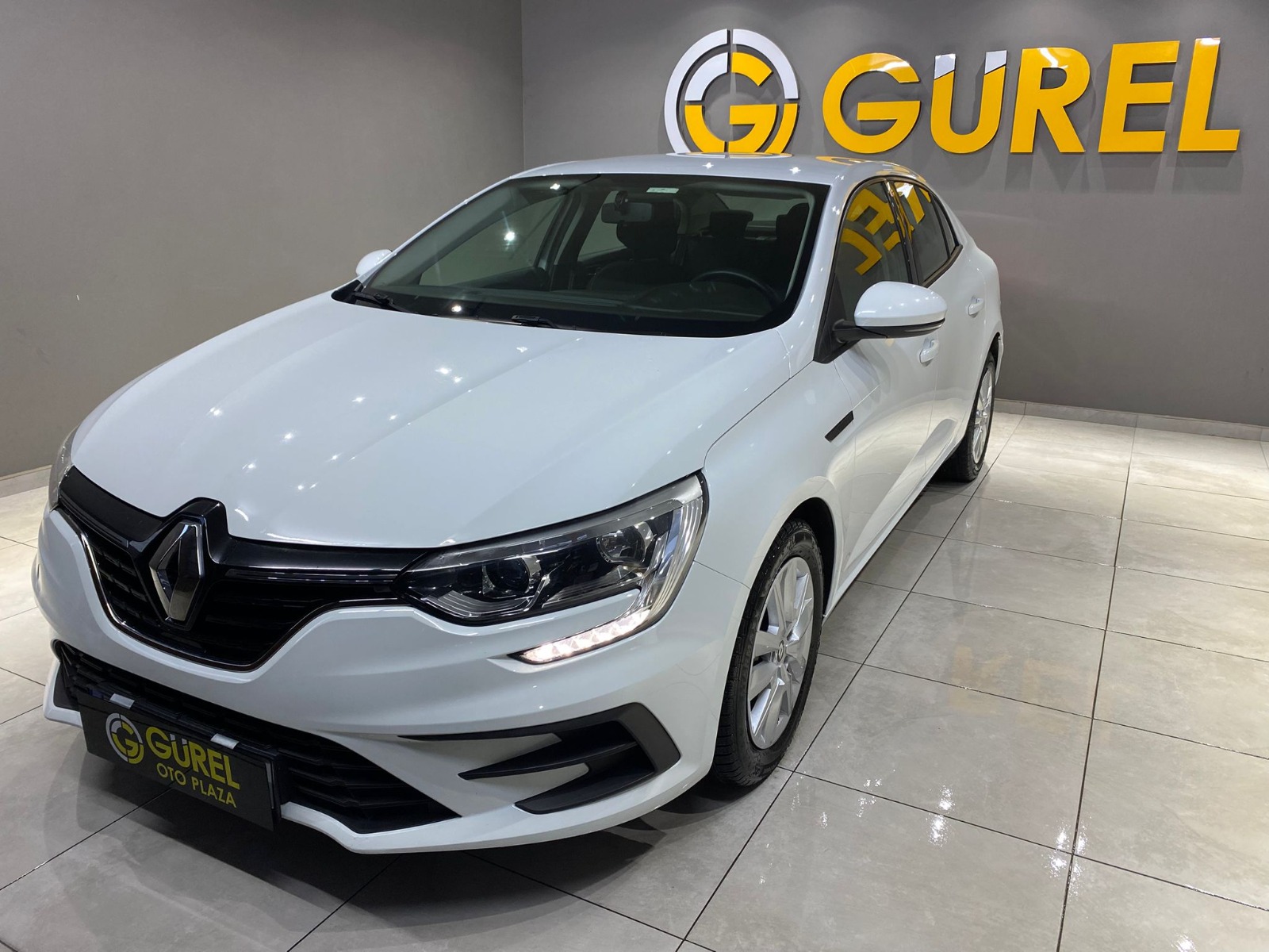 2022 Benzin Otomatik Renault Megane Beyaz Gürel Tasarım Aksesuar Otomotiv San. Tic. Ltd. Şti.