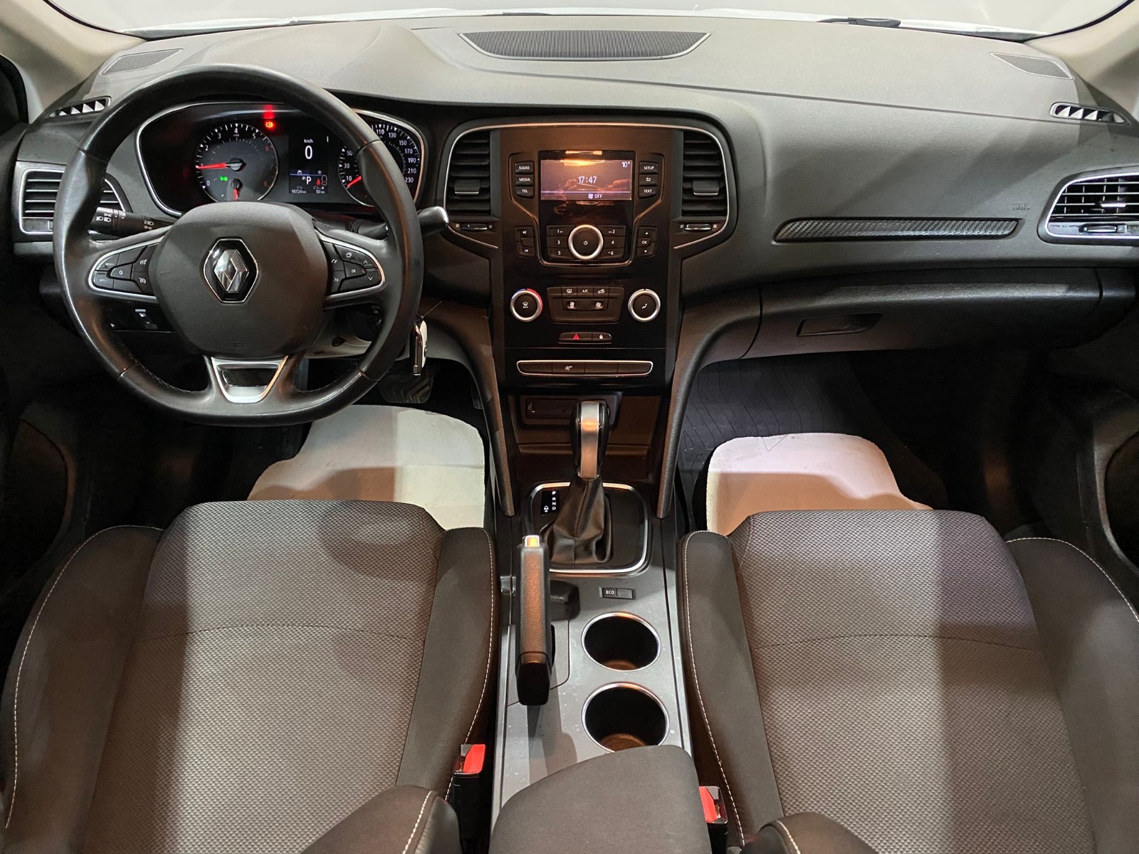 2022 Benzin Otomatik Renault Megane Beyaz Gürel Tasarım Aksesuar Otomotiv San. Tic. Ltd. Şti.