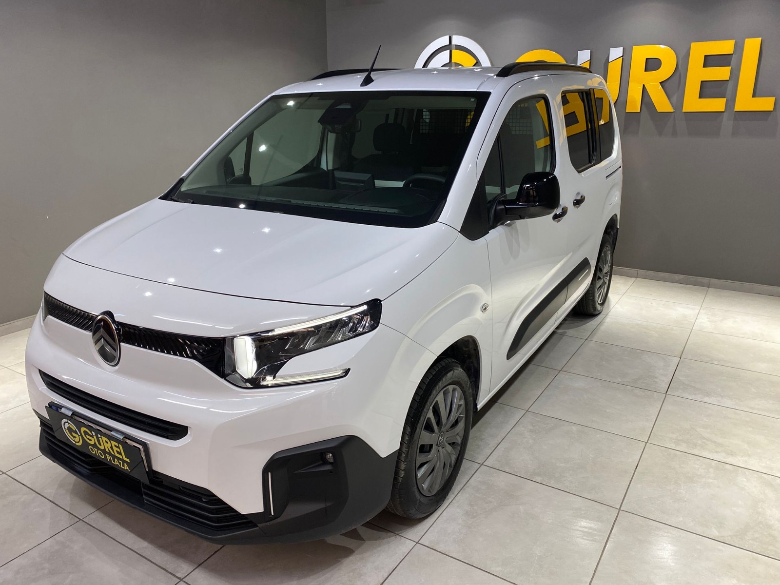 2026 Dizel Otomatik Citroen Berlingo Beyaz Gürel Tasarım Aksesuar Otomotiv San. Tic. Ltd. Şti.