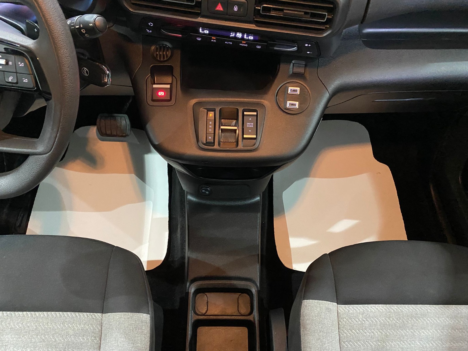 2026 Dizel Otomatik Citroen Berlingo Beyaz Gürel Tasarım Aksesuar Otomotiv San. Tic. Ltd. Şti.