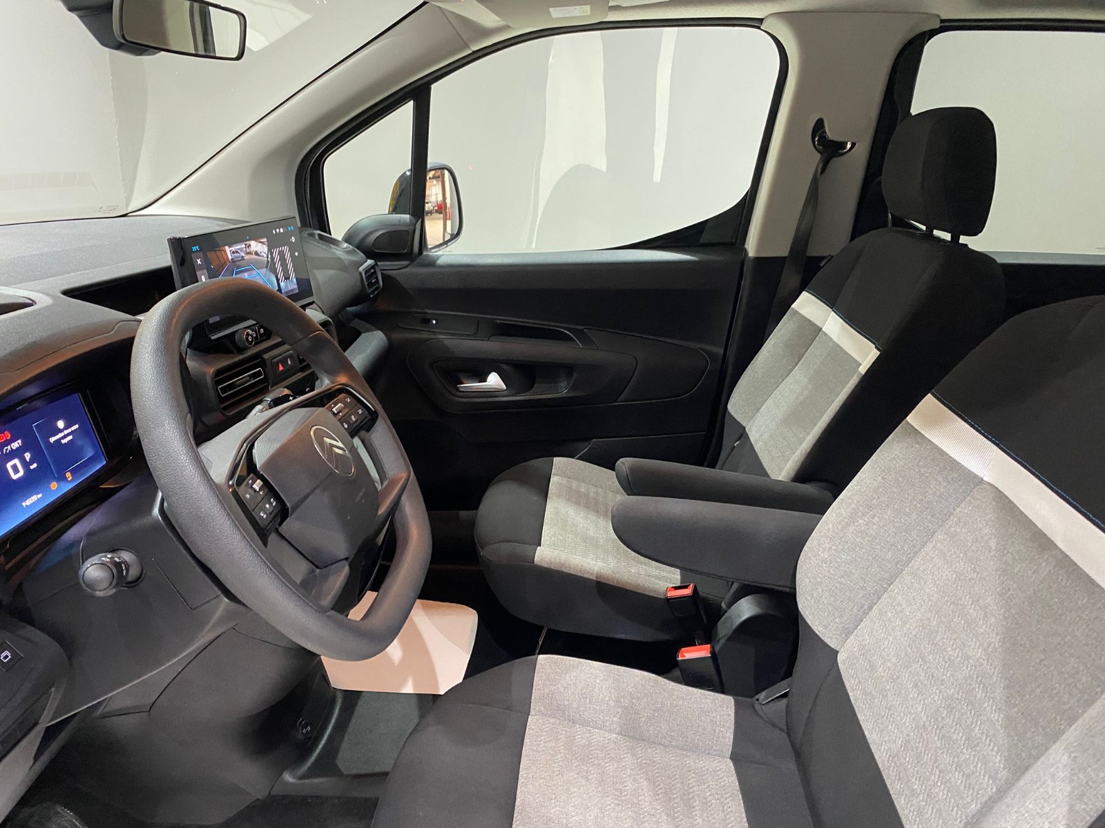 2026 Dizel Otomatik Citroen Berlingo Beyaz Gürel Tasarım Aksesuar Otomotiv San. Tic. Ltd. Şti.