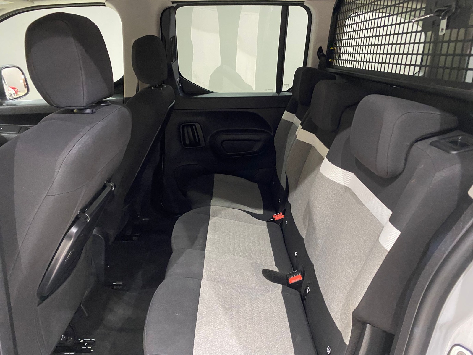 2026 Dizel Otomatik Citroen Berlingo Beyaz Gürel Tasarım Aksesuar Otomotiv San. Tic. Ltd. Şti.