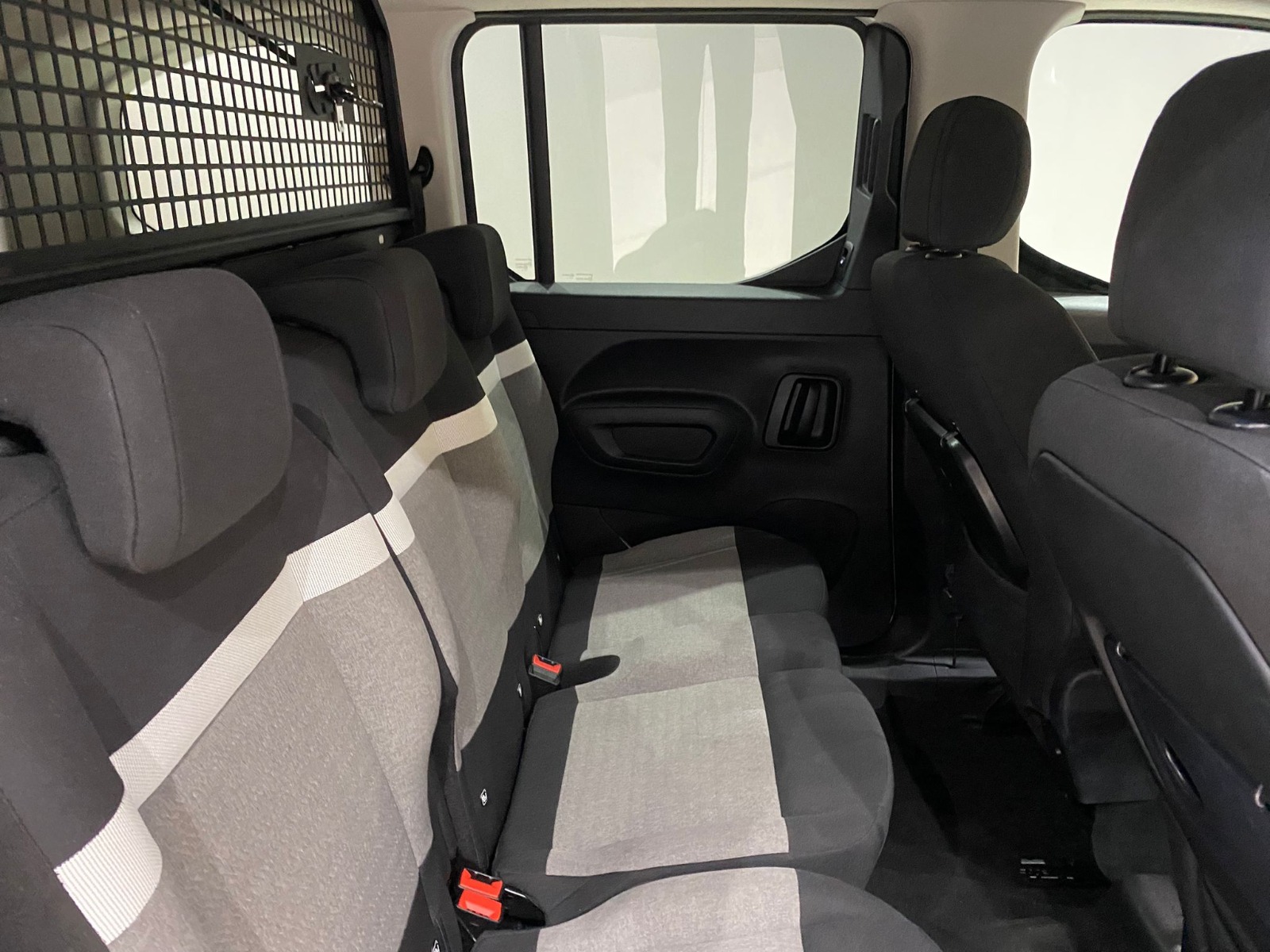 2026 Dizel Otomatik Citroen Berlingo Beyaz Gürel Tasarım Aksesuar Otomotiv San. Tic. Ltd. Şti.