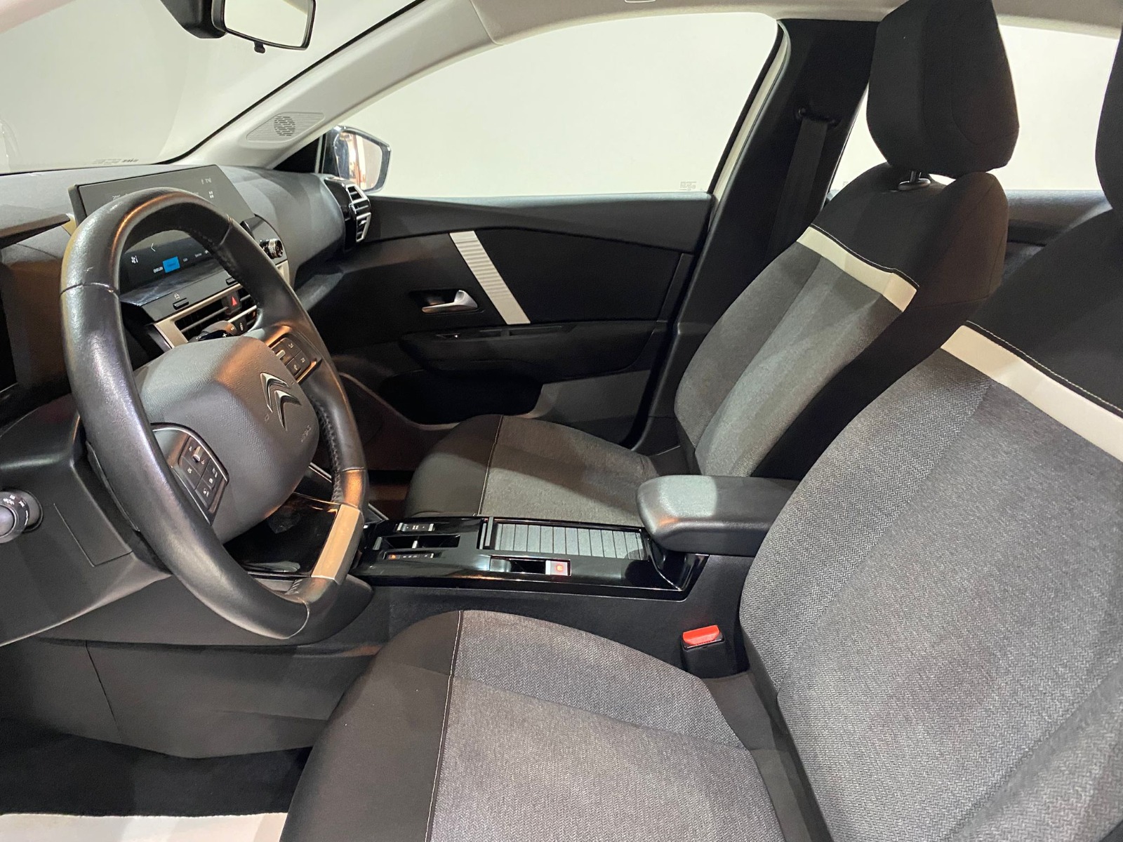 2024 Benzin Otomatik Citroen C4 X Beyaz Gürel Tasarım Aksesuar Otomotiv San. Tic. Ltd. Şti.