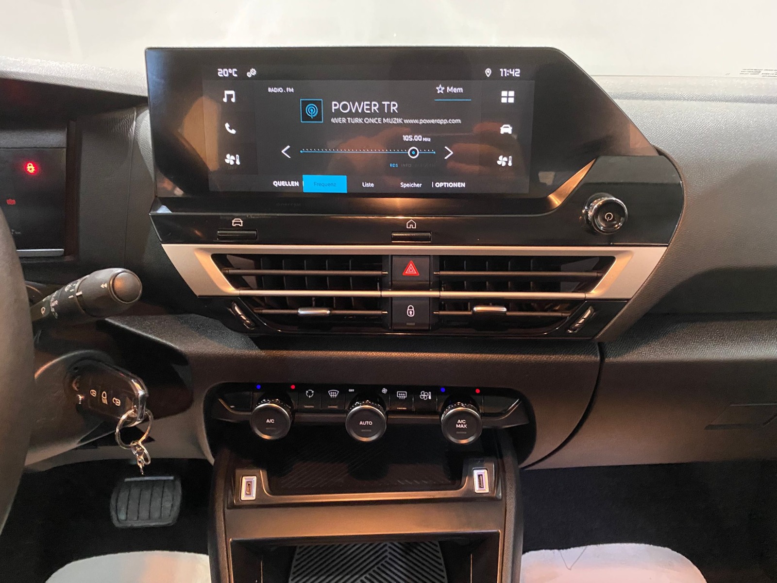 2024 Benzin Otomatik Citroen C4 X Beyaz Gürel Tasarım Aksesuar Otomotiv San. Tic. Ltd. Şti.