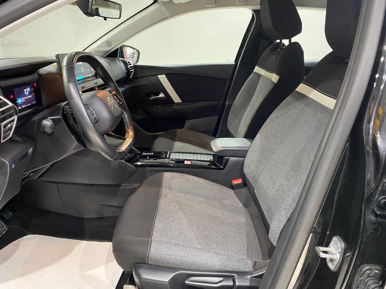 2024 Benzin Otomatik Citroen C4 X Siyah Gürel Tasarım Aksesuar Otomotiv San. Tic. Ltd. Şti.