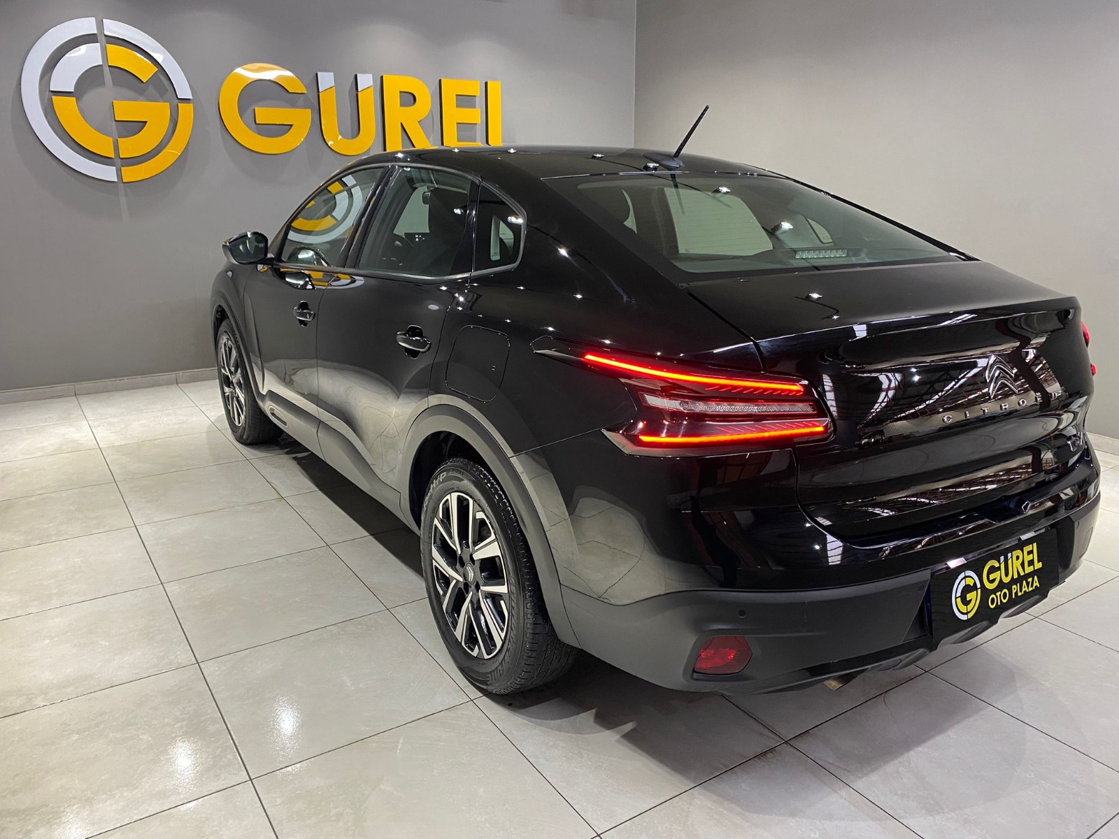 2024 Benzin Otomatik Citroen C4 X Siyah Gürel Tasarım Aksesuar Otomotiv San. Tic. Ltd. Şti.