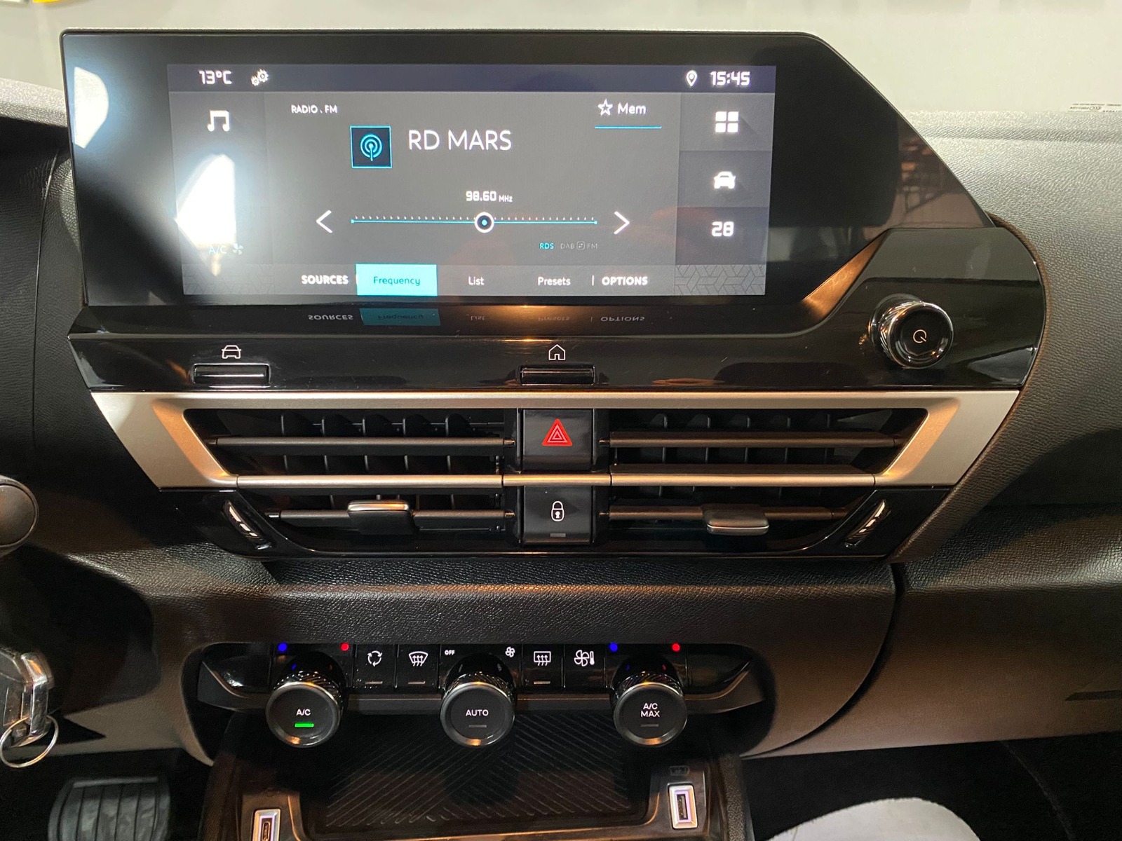 2024 Benzin Otomatik Citroen C4 X Siyah Gürel Tasarım Aksesuar Otomotiv San. Tic. Ltd. Şti.