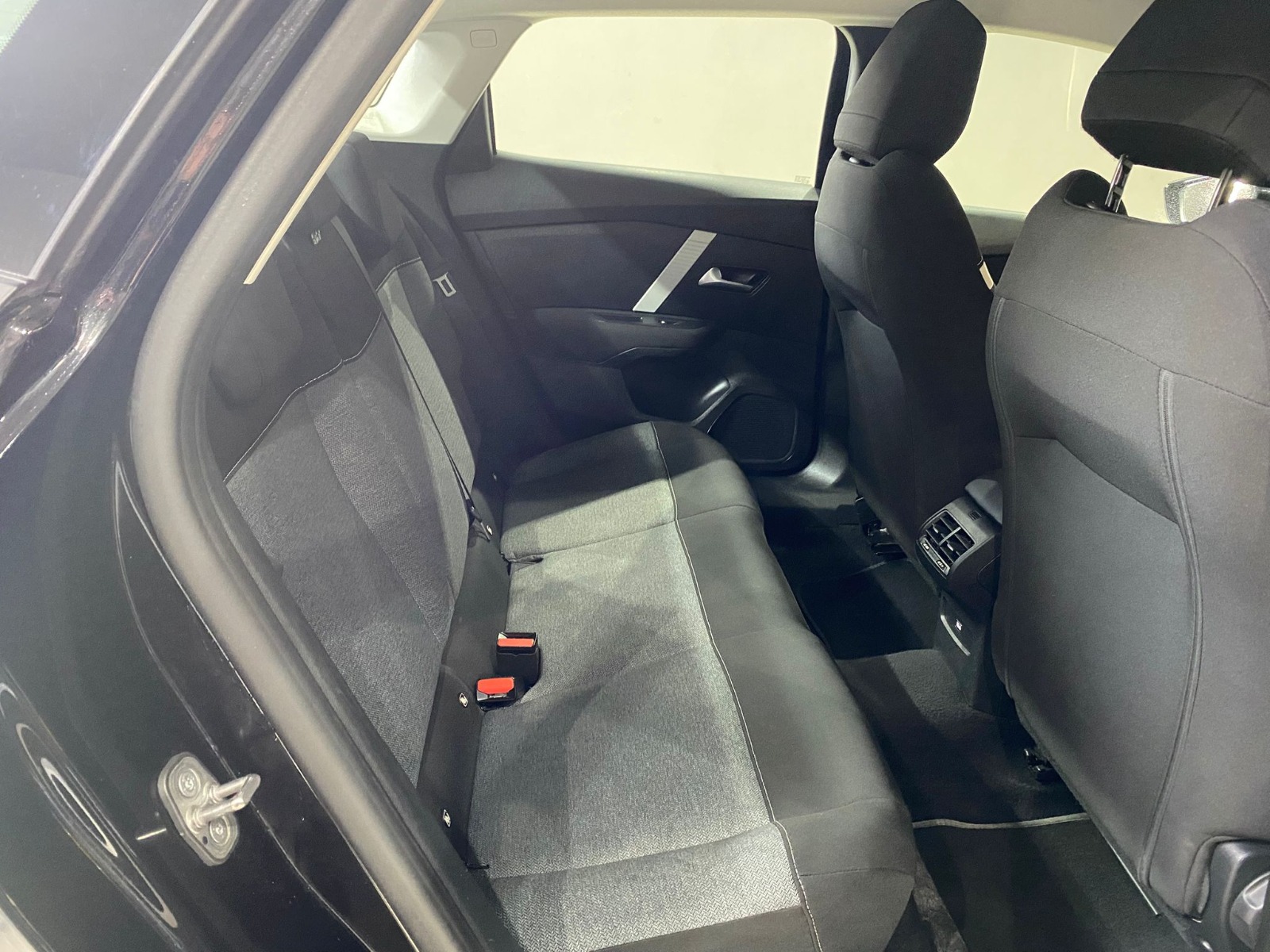 2024 Benzin Otomatik Citroen C4 X Siyah Gürel Tasarım Aksesuar Otomotiv San. Tic. Ltd. Şti.