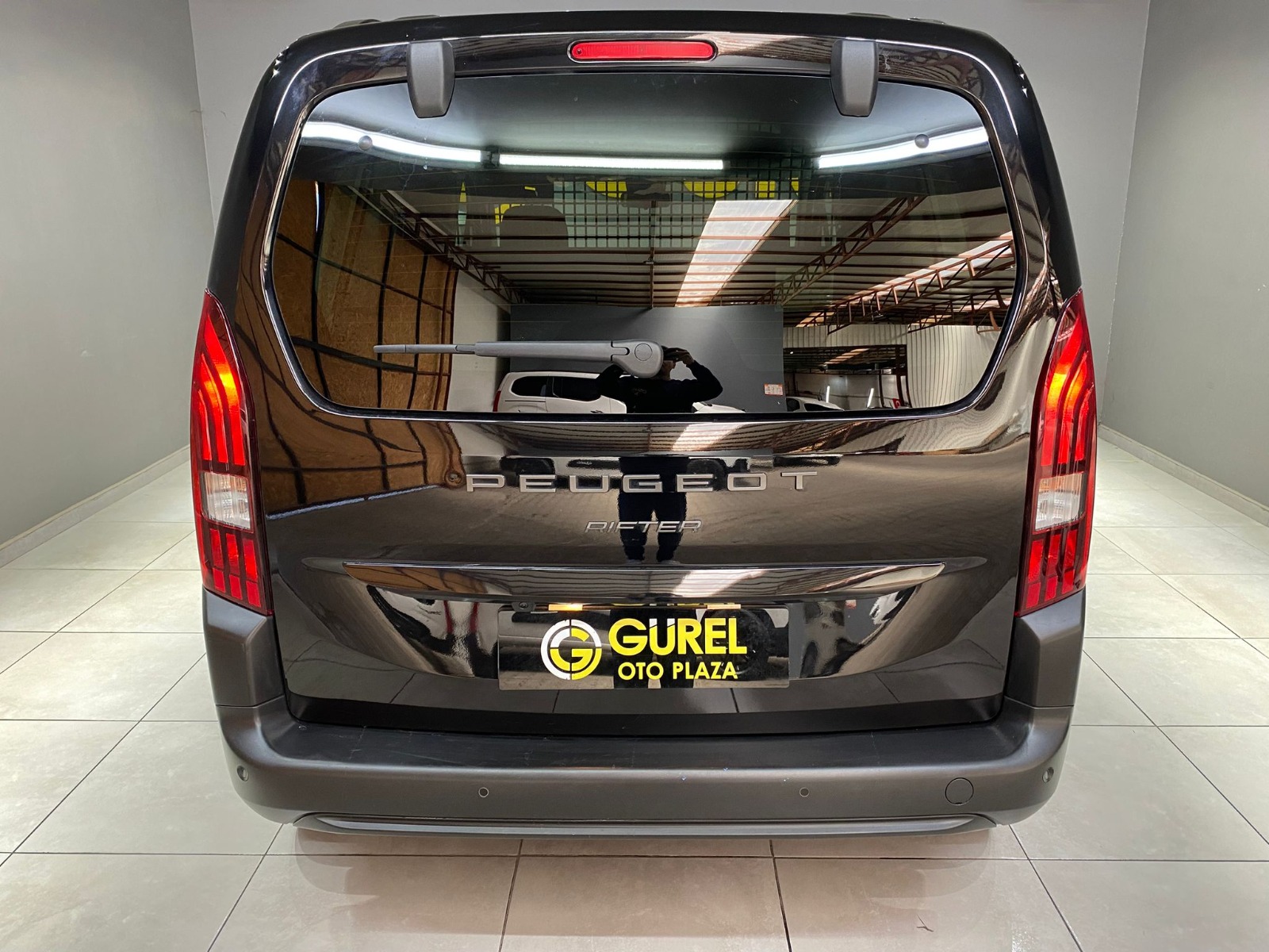 2025 Dizel Otomatik Peugeot Rifter Siyah Gürel Tasarım Aksesuar Otomotiv San. Tic. Ltd. Şti.