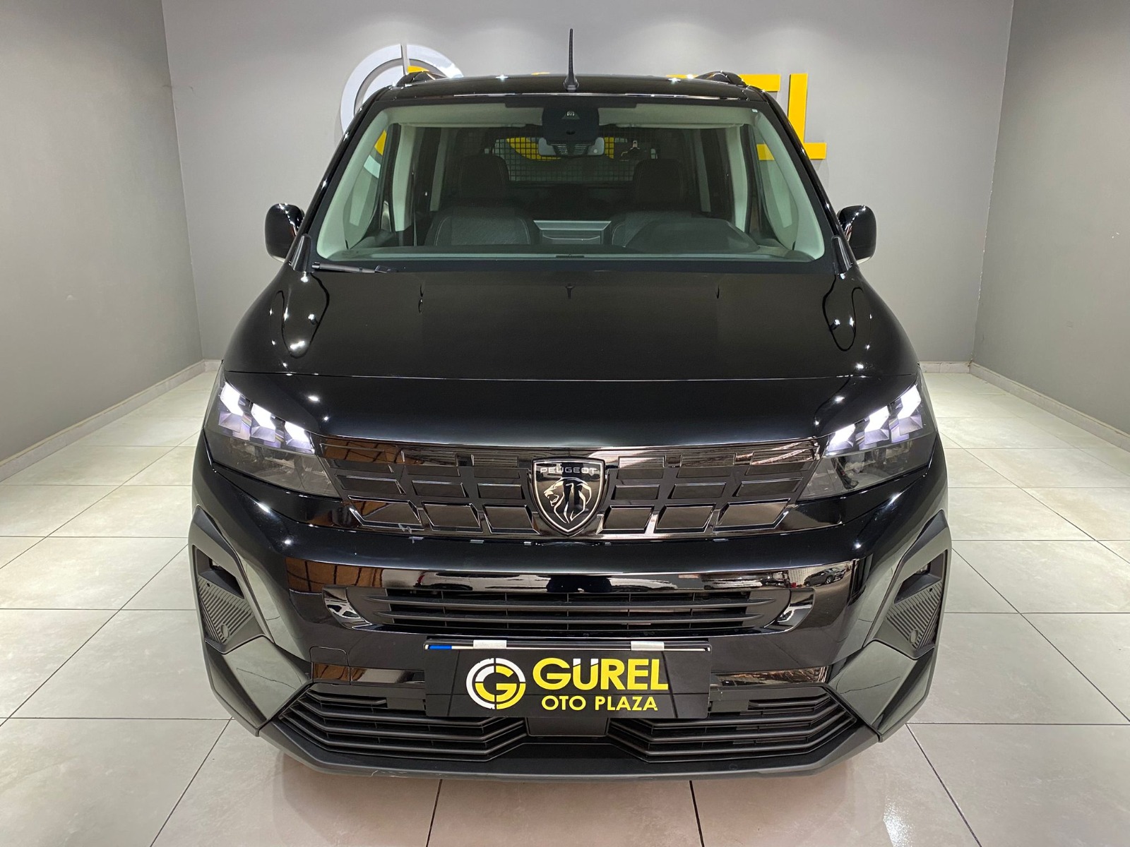 2025 Dizel Otomatik Peugeot Rifter Siyah Gürel Tasarım Aksesuar Otomotiv San. Tic. Ltd. Şti.
