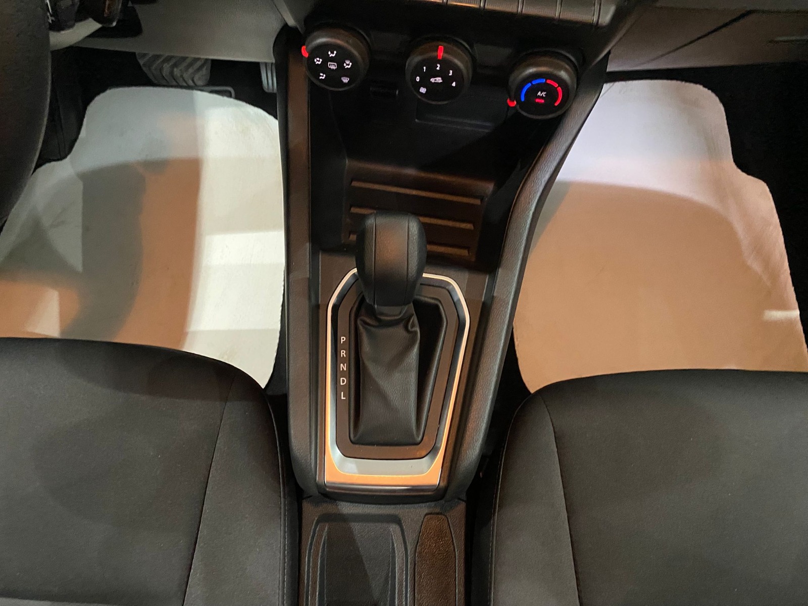 2023 Benzin Otomatik Renault Clio Beyaz Gürel Tasarım Aksesuar Otomotiv San. Tic. Ltd. Şti.