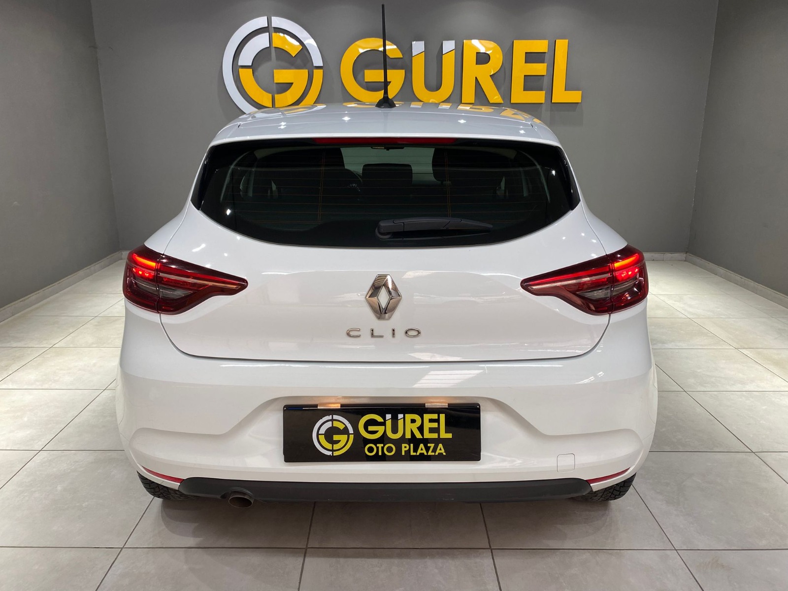 2023 Benzin Otomatik Renault Clio Beyaz Gürel Tasarım Aksesuar Otomotiv San. Tic. Ltd. Şti.