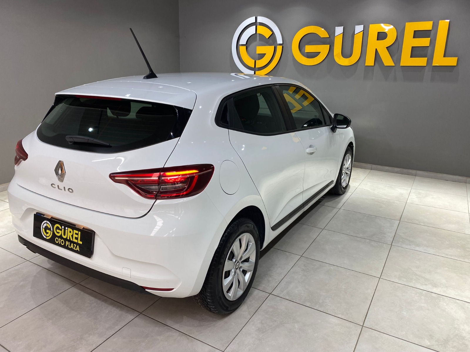 2023 Benzin Otomatik Renault Clio Beyaz Gürel Tasarım Aksesuar Otomotiv San. Tic. Ltd. Şti.