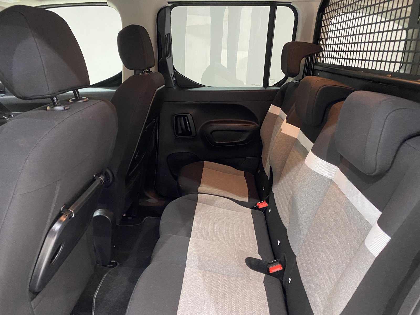 2025 Dizel Otomatik Citroen Berlingo Beyaz Gürel Tasarım Aksesuar Otomotiv San. Tic. Ltd. Şti.