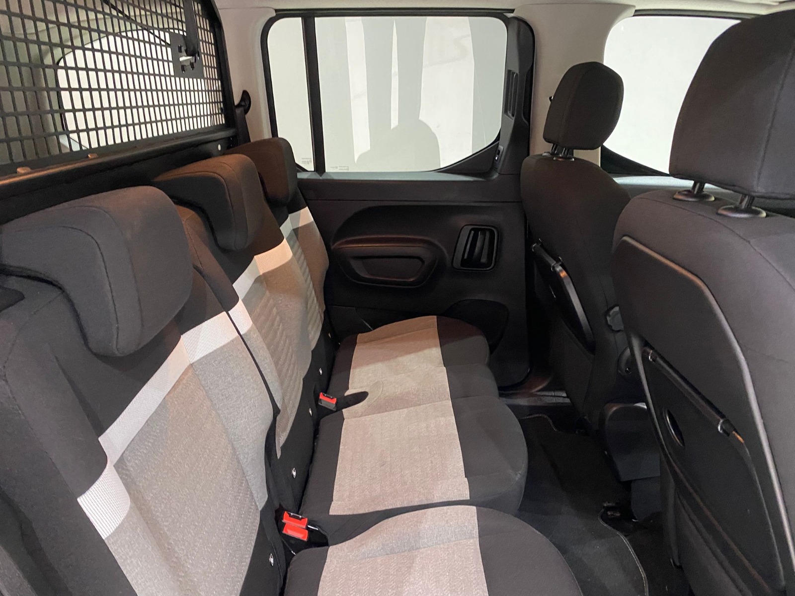 2025 Dizel Otomatik Citroen Berlingo Beyaz Gürel Tasarım Aksesuar Otomotiv San. Tic. Ltd. Şti.