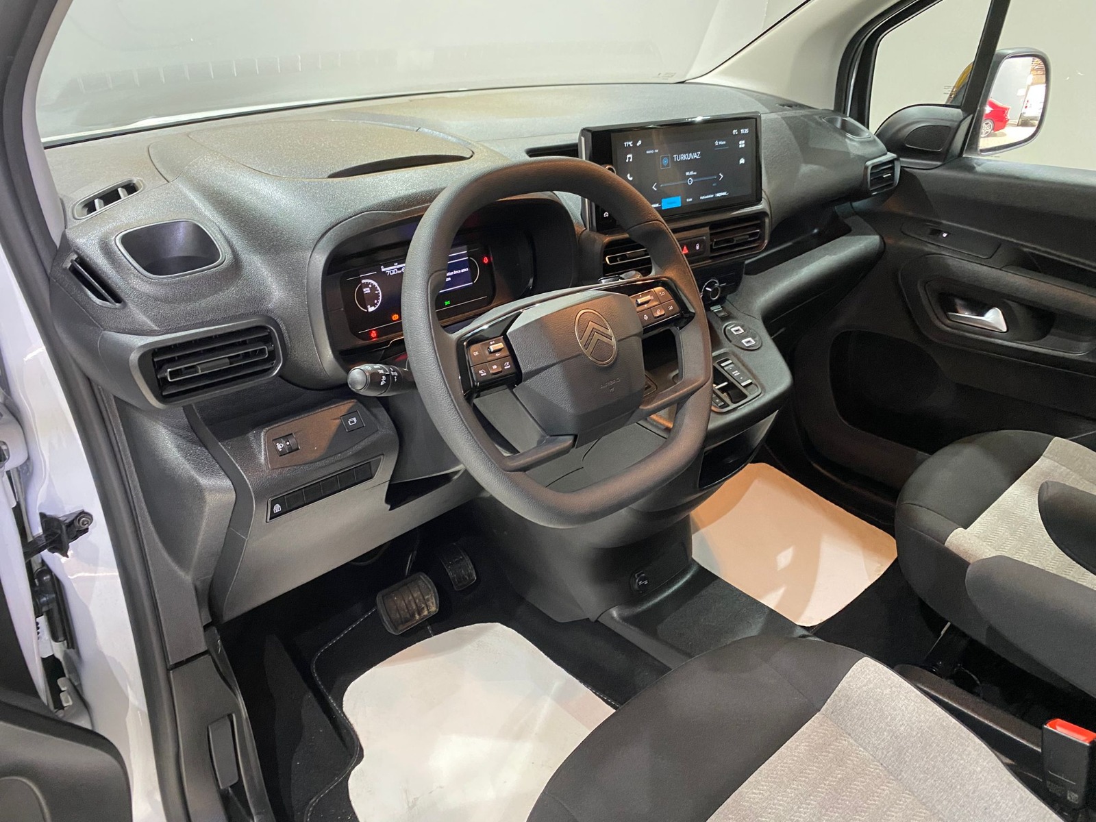 2025 Dizel Otomatik Citroen Berlingo Beyaz Gürel Tasarım Aksesuar Otomotiv San. Tic. Ltd. Şti.