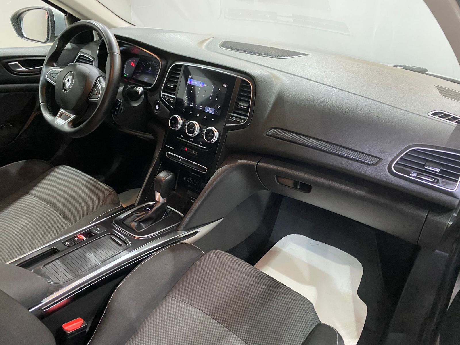 2024 Benzin Otomatik Renault Megane Gri Gürel Tasarım Aksesuar Otomotiv San. Tic. Ltd. Şti.