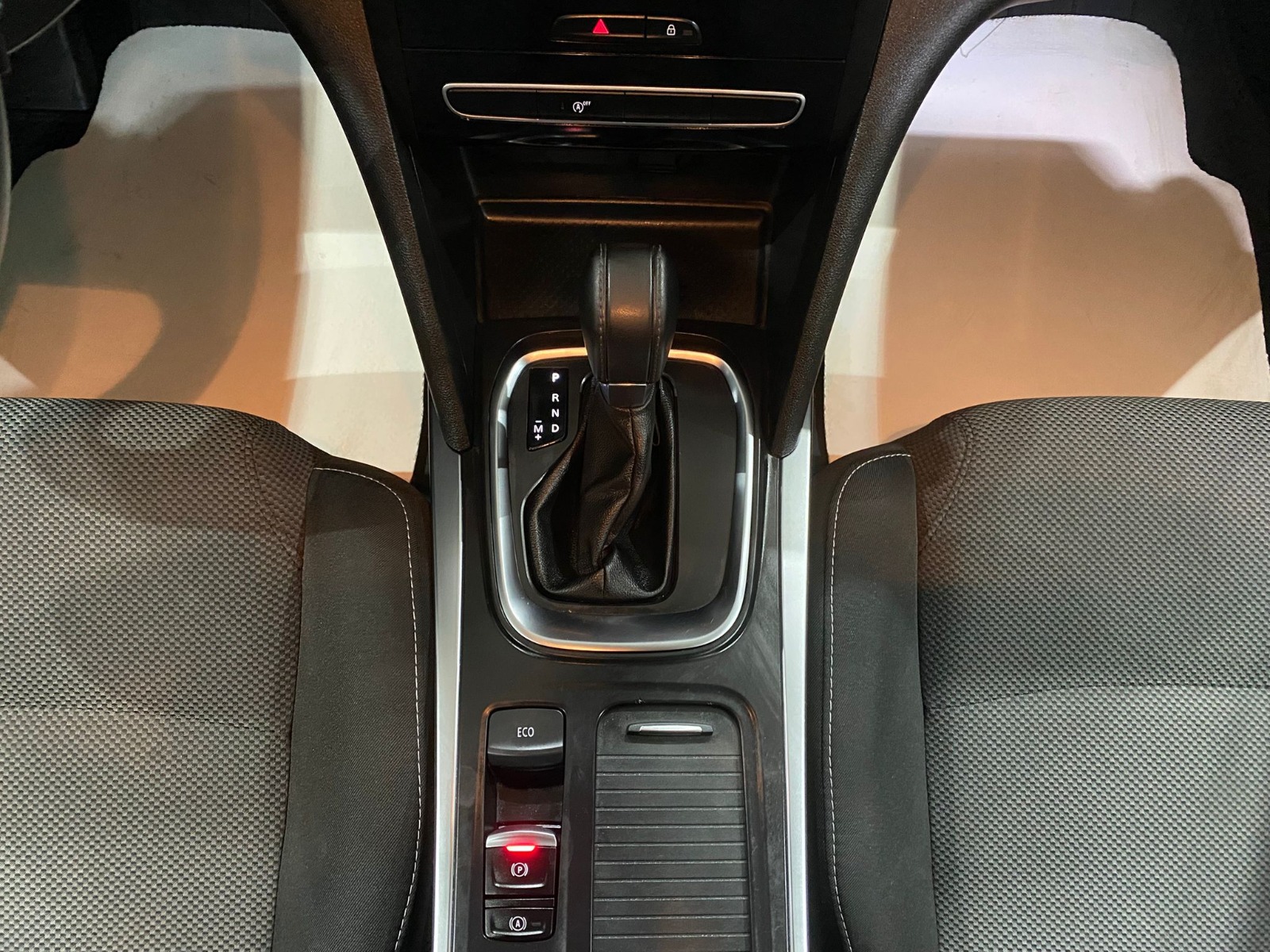 2024 Benzin Otomatik Renault Megane Gri Gürel Tasarım Aksesuar Otomotiv San. Tic. Ltd. Şti.