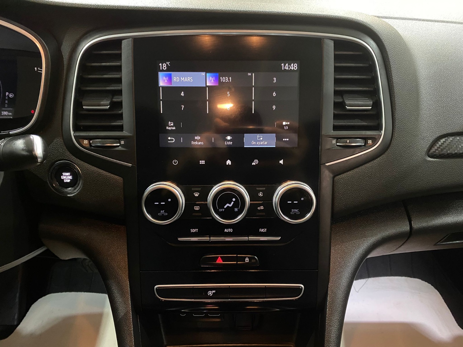 2024 Benzin Otomatik Renault Megane Gri Gürel Tasarım Aksesuar Otomotiv San. Tic. Ltd. Şti.