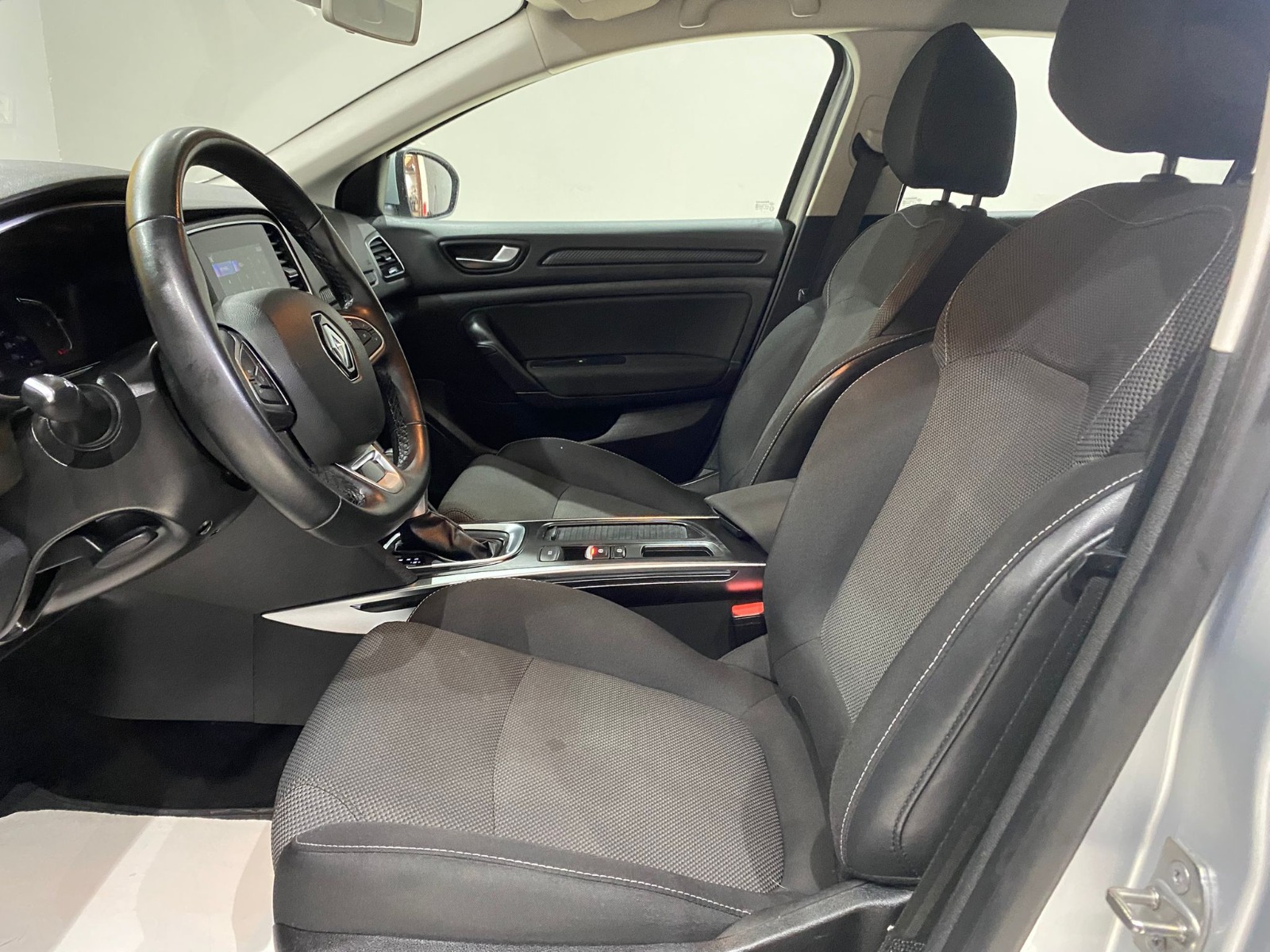 2024 Benzin Otomatik Renault Megane Gri Gürel Tasarım Aksesuar Otomotiv San. Tic. Ltd. Şti.