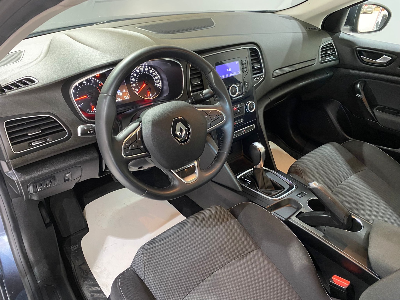 2022 Benzin Otomatik Renault Megane Gri Gürel Tasarım Aksesuar Otomotiv San. Tic. Ltd. Şti.