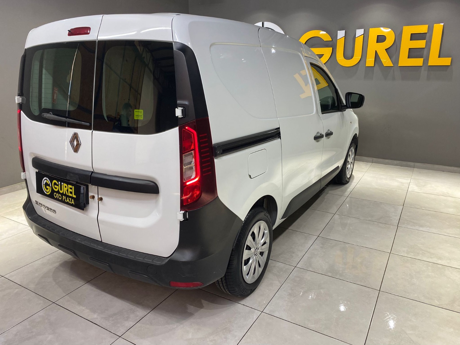 2023 Dizel Manuel Renault Express Van Beyaz Gürel Tasarım Aksesuar Otomotiv San. Tic. Ltd. Şti.