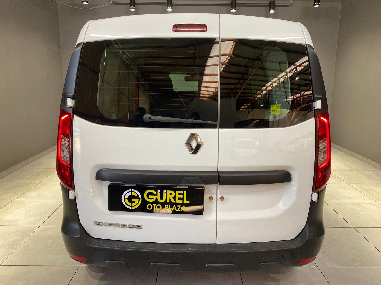 2023 Dizel Manuel Renault Express Van Beyaz Gürel Tasarım Aksesuar Otomotiv San. Tic. Ltd. Şti.