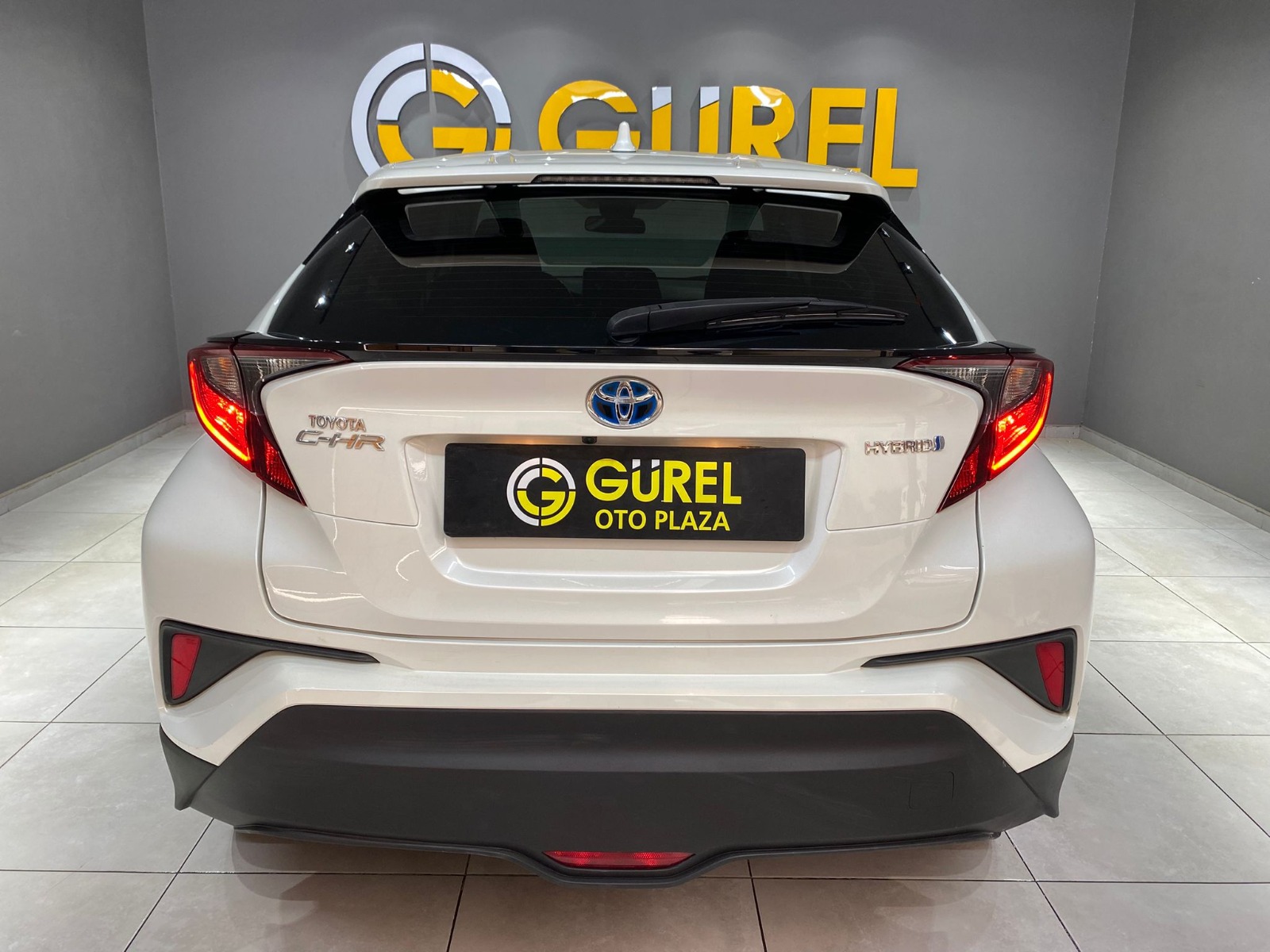 2020 Hybrid Otomatik Toyota C-HR Beyaz Gürel Tasarım Aksesuar Otomotiv San. Tic. Ltd. Şti.