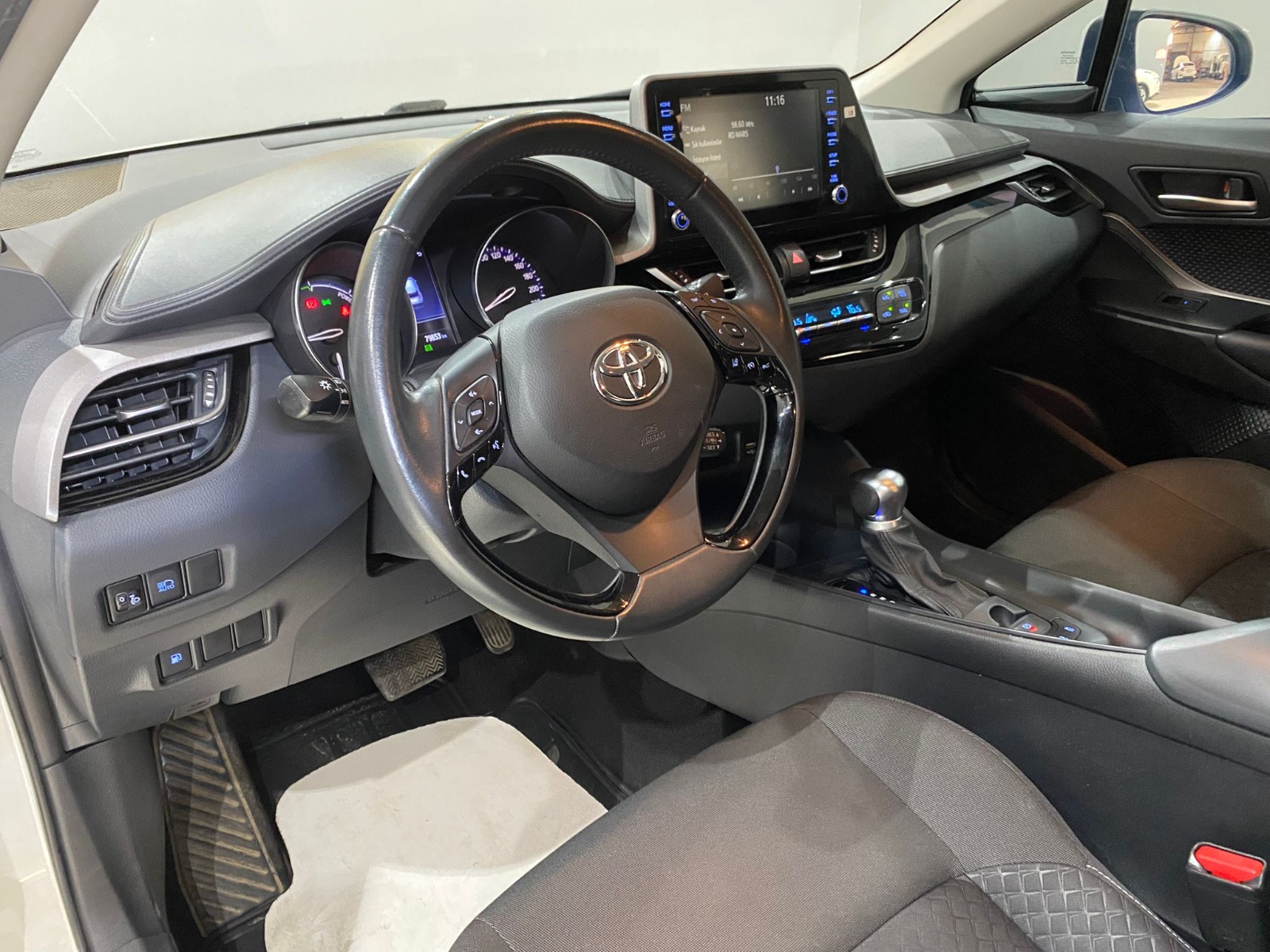 2020 Hybrid Otomatik Toyota C-HR Beyaz Gürel Tasarım Aksesuar Otomotiv San. Tic. Ltd. Şti.