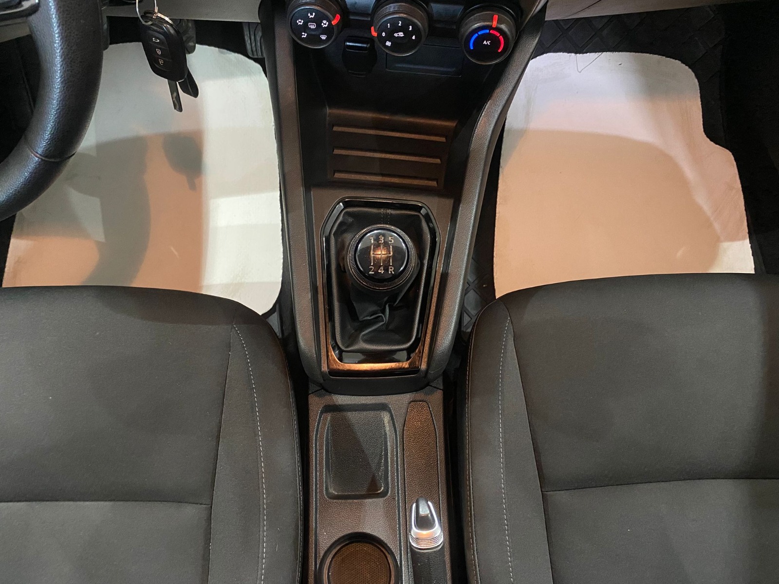 2020 Benzin Manuel Renault Clio Beyaz Gürel Tasarım Aksesuar Otomotiv San. Tic. Ltd. Şti.