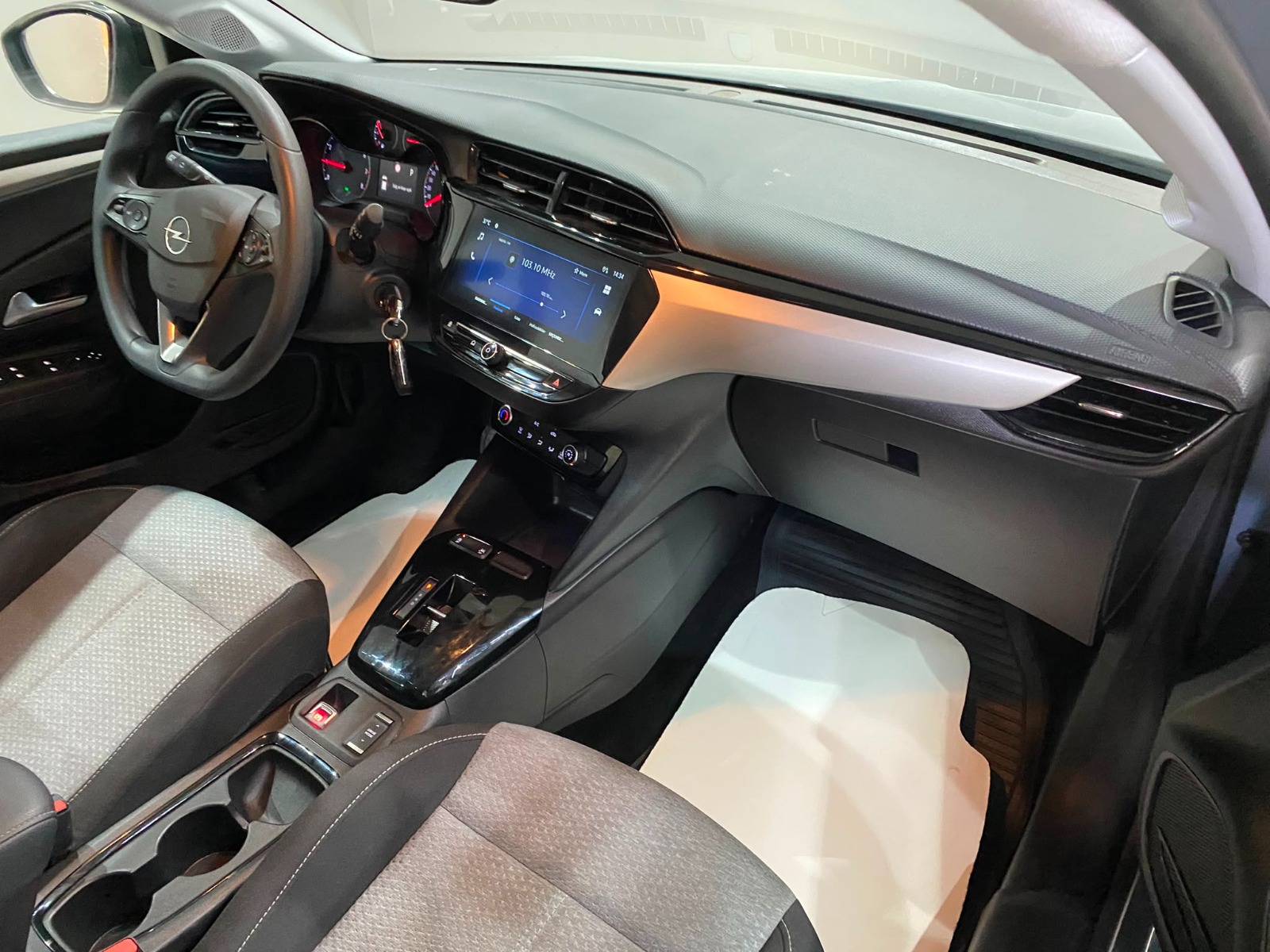 2025 Benzin Otomatik Opel Corsa Gri Gürel Tasarım Aksesuar Otomotiv San. Tic. Ltd. Şti.