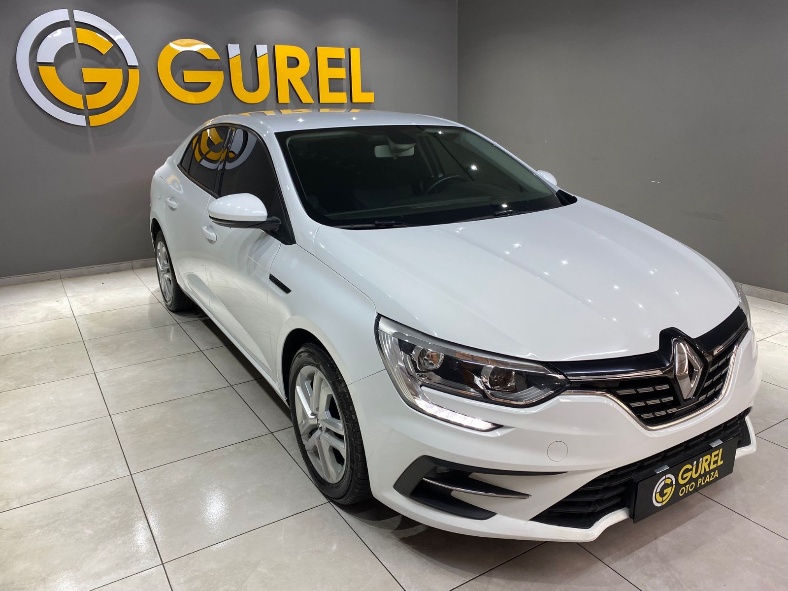 2022 Benzin Otomatik Renault Megane Beyaz Gürel Tasarım Aksesuar Otomotiv San. Tic. Ltd. Şti.