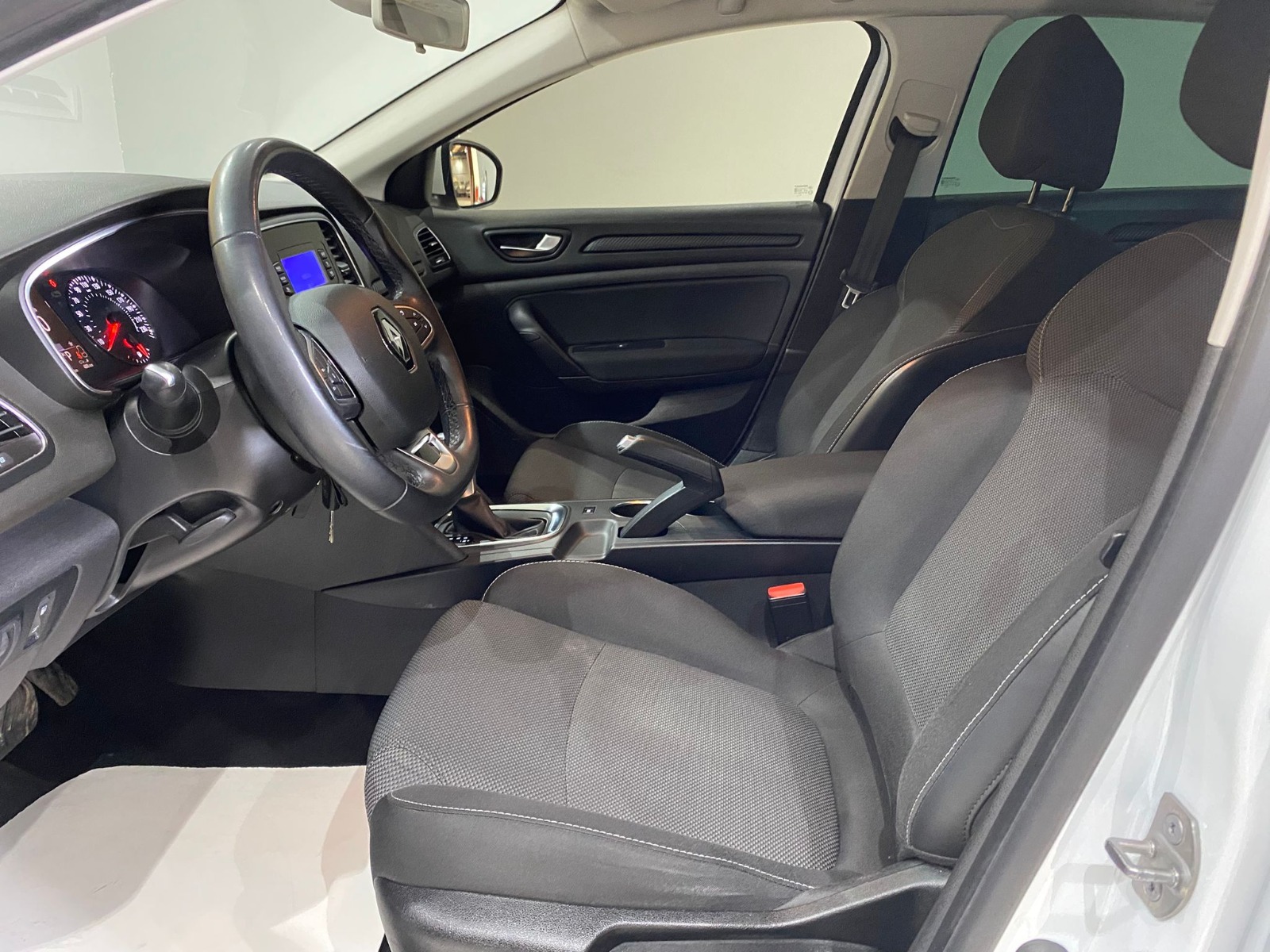 2022 Benzin Otomatik Renault Megane Beyaz Gürel Tasarım Aksesuar Otomotiv San. Tic. Ltd. Şti.